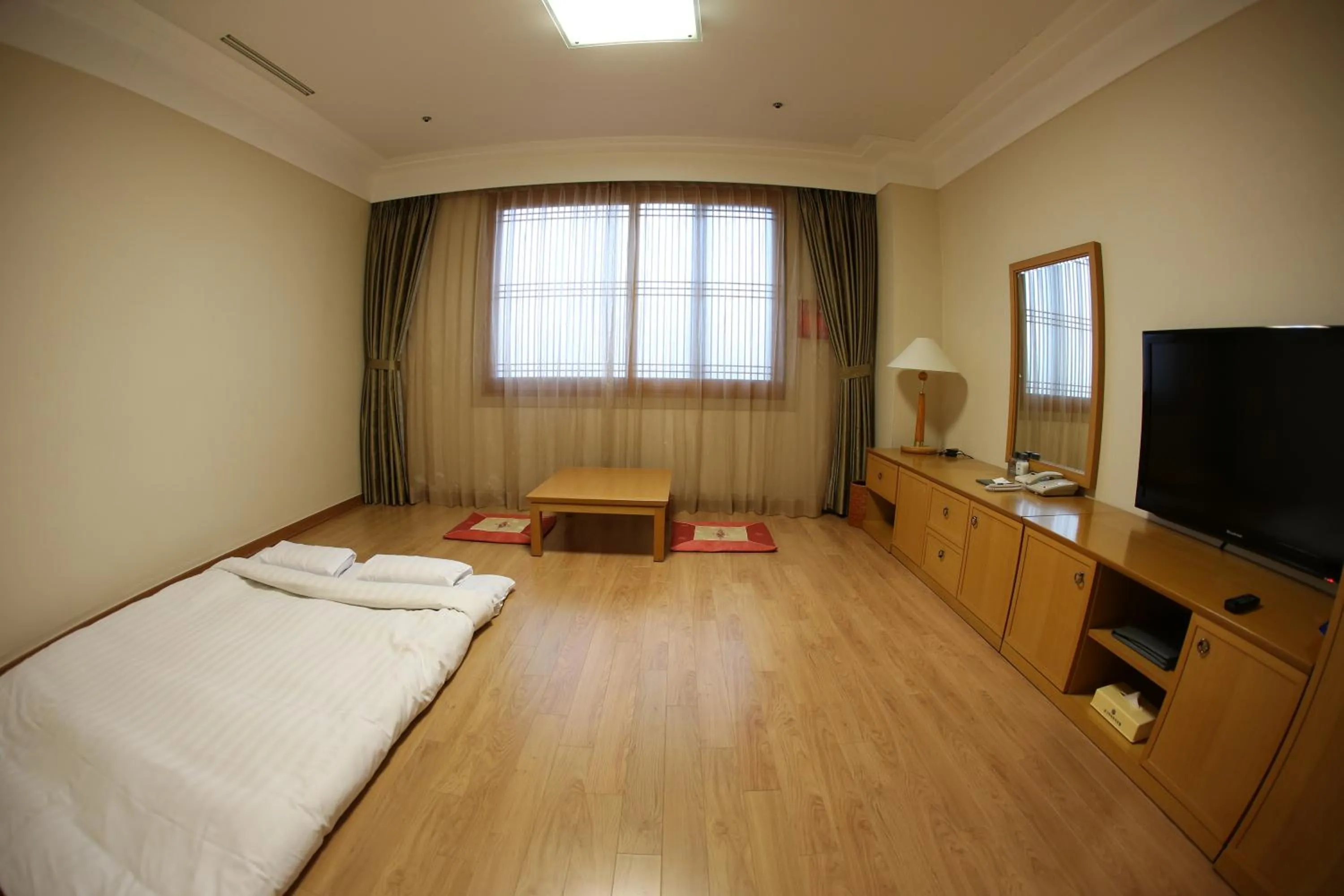 Bedroom, Bed in Shangria Beach Tourist Hotel