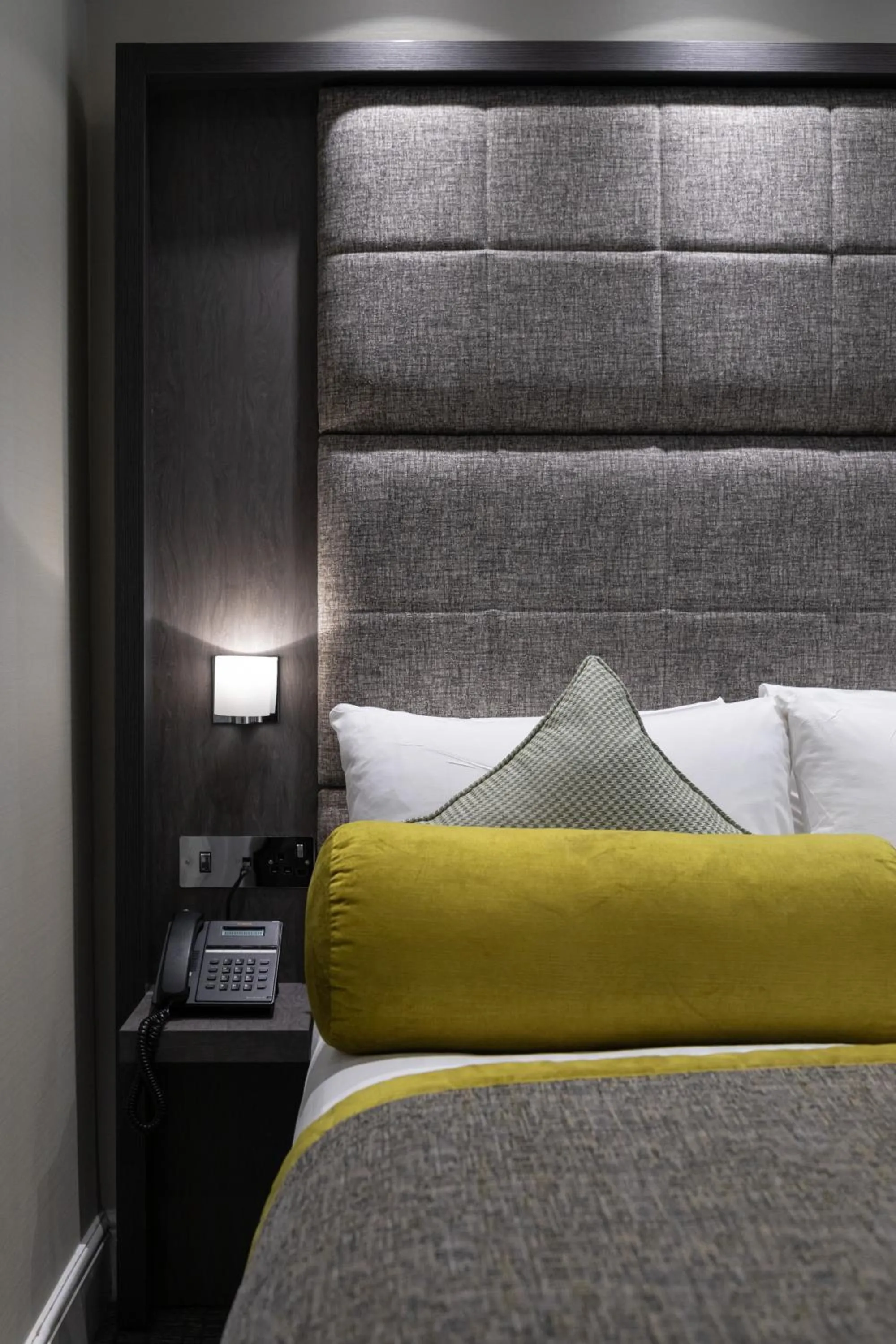 Bed in Mornington Hotel London Victoria