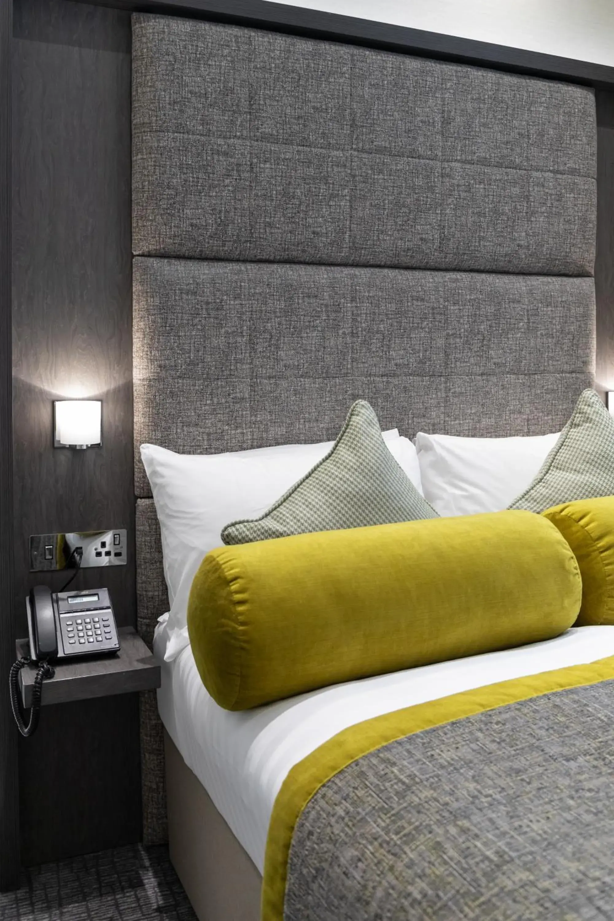 Deluxe Family Room in Mornington Hotel London Victoria Deluxe Family Room in Mornington Hotel London Victoria