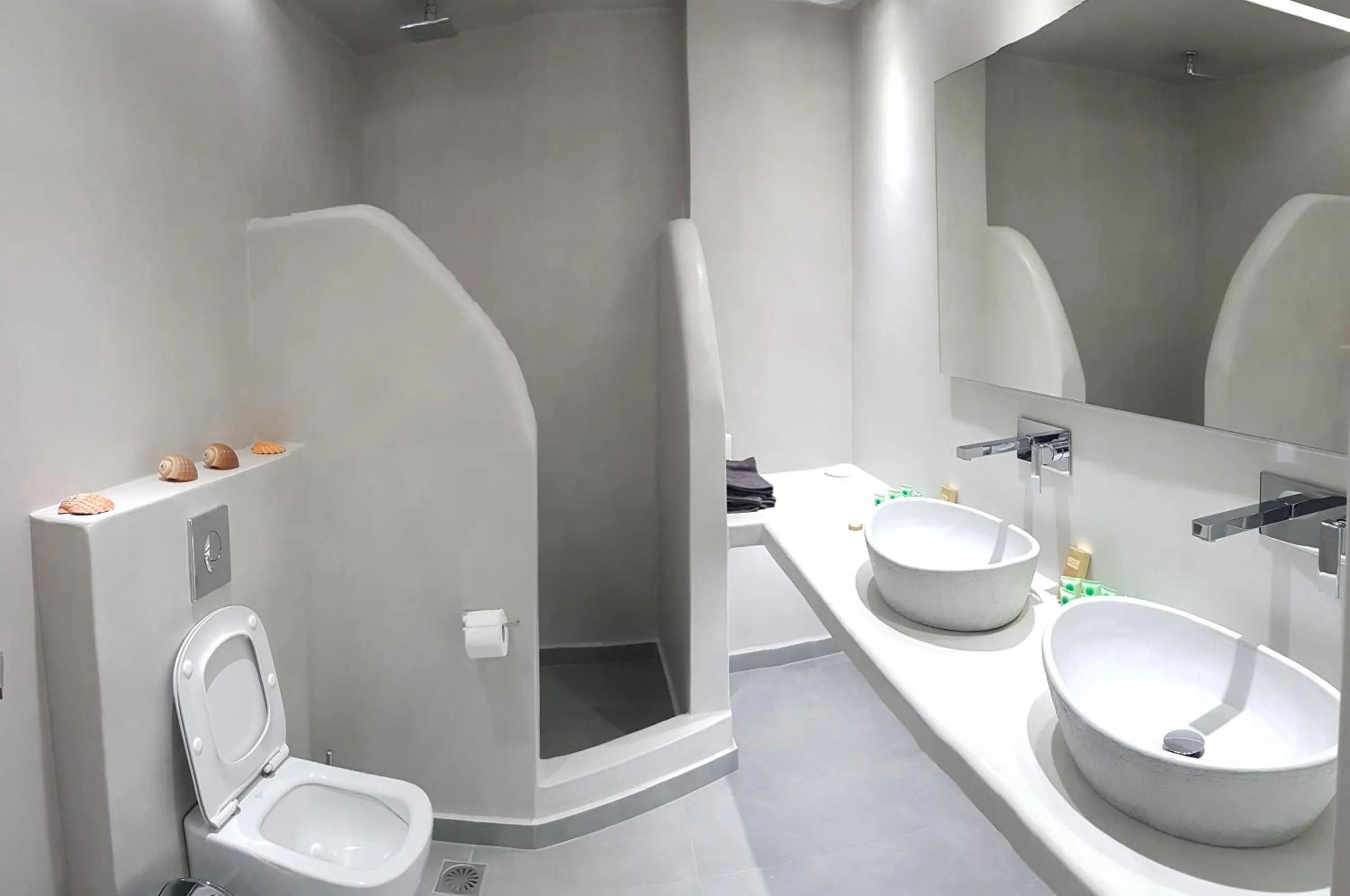 Shower in Casa Bella