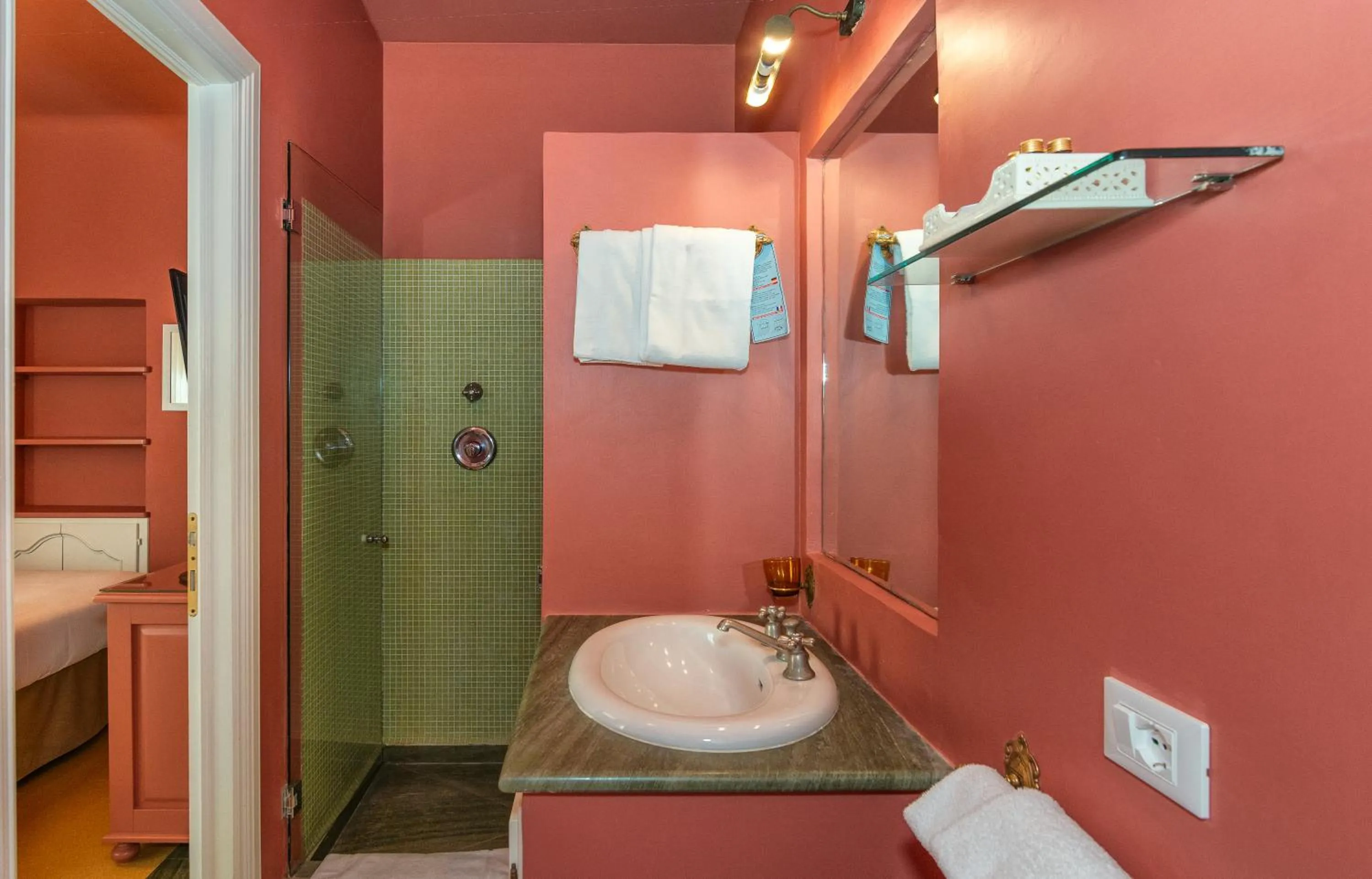 Shower in Hotel Albergo Villa Marta