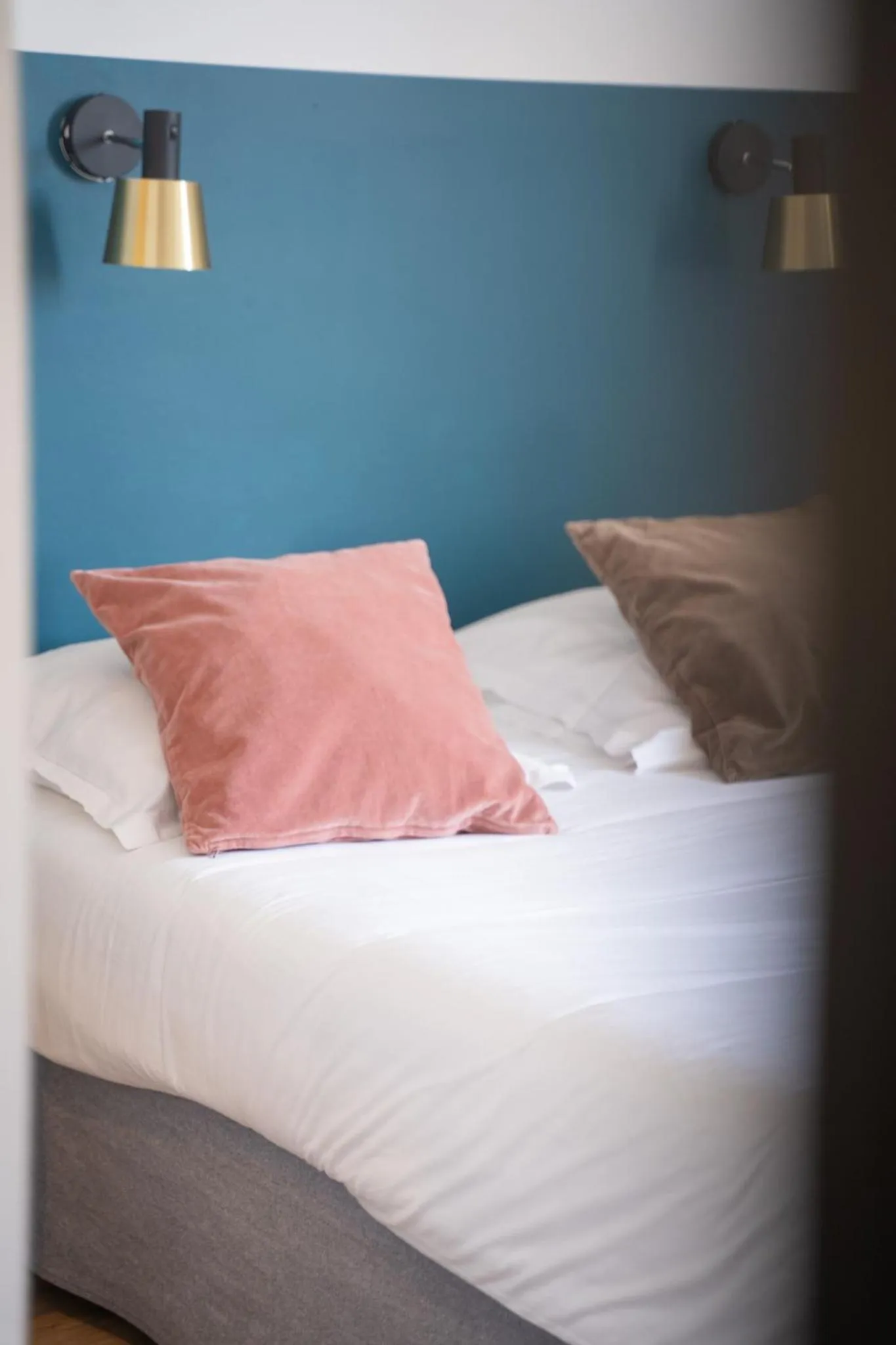 Bed in Hôtel d'Angleterre, Salon-de-Provence