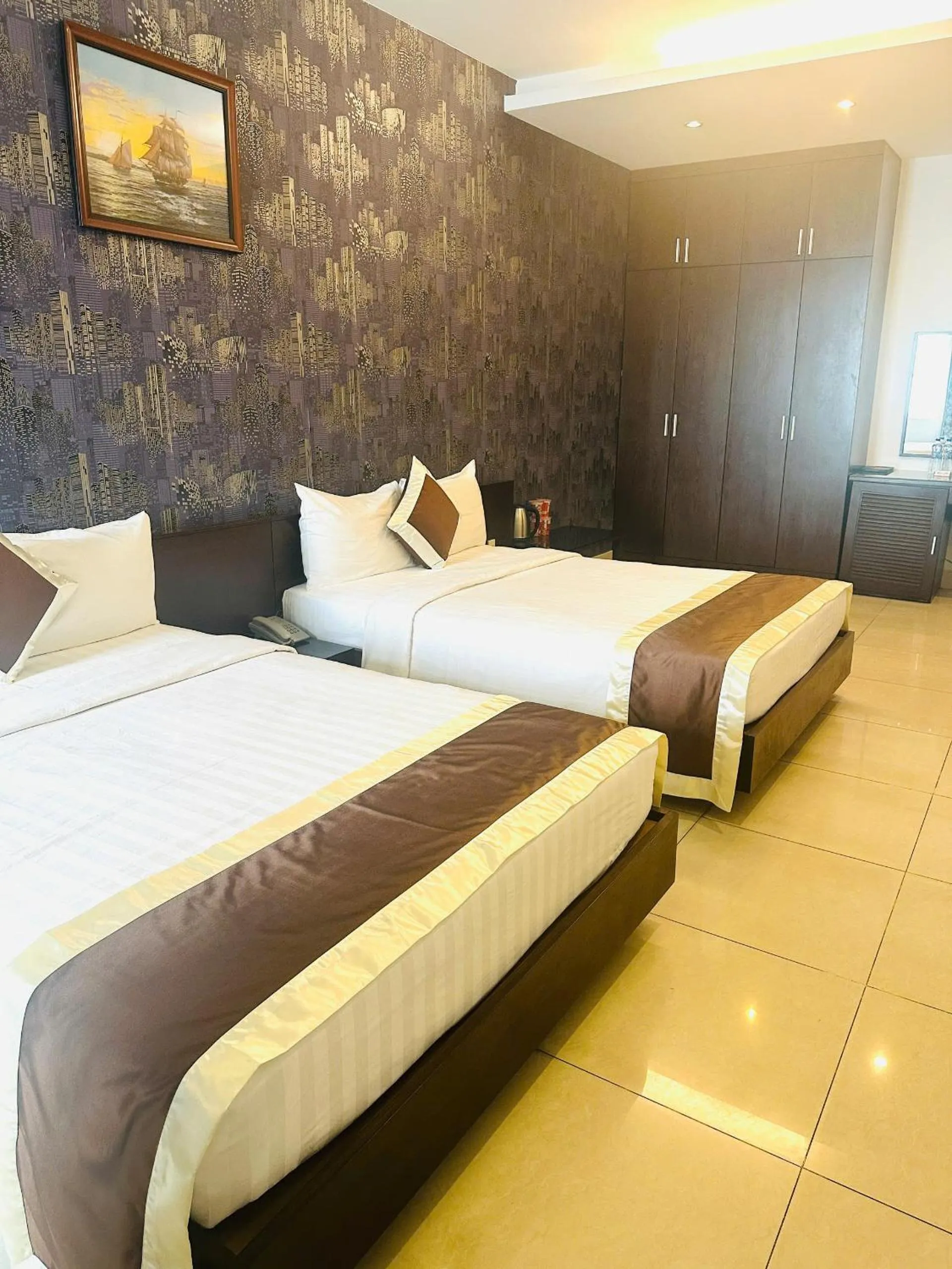Bed in Ngoc Linh Luxury Hotel