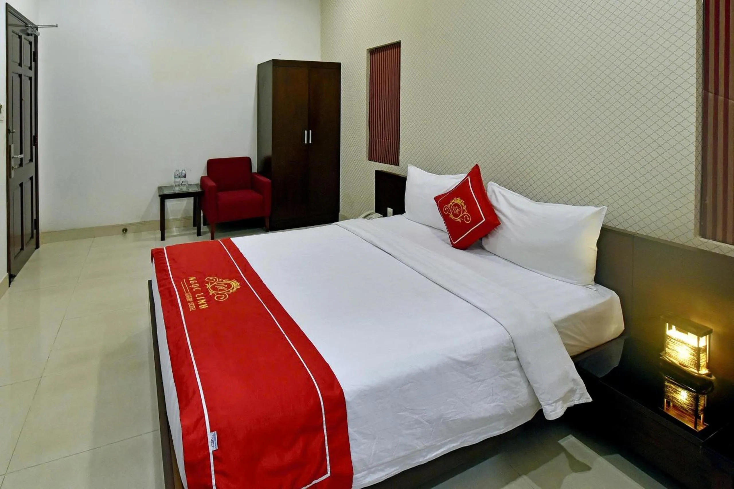 Bed in Ngoc Linh Luxury Hotel