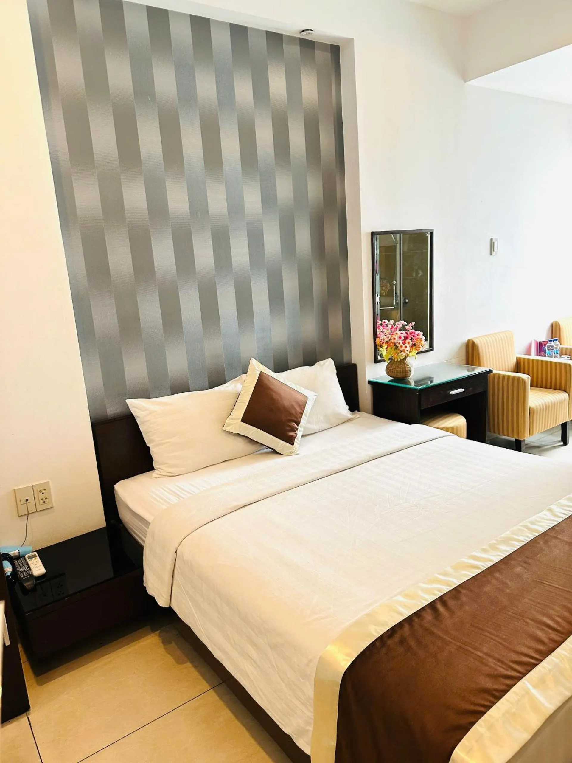 Bed in Ngoc Linh Luxury Hotel