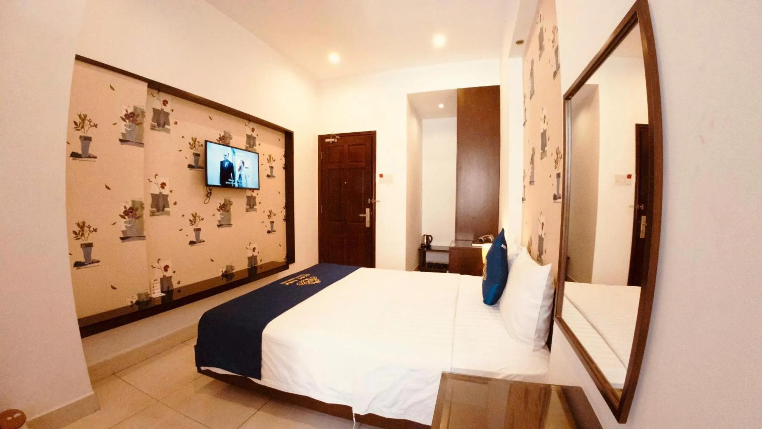 Bed in Ngoc Linh Luxury Hotel