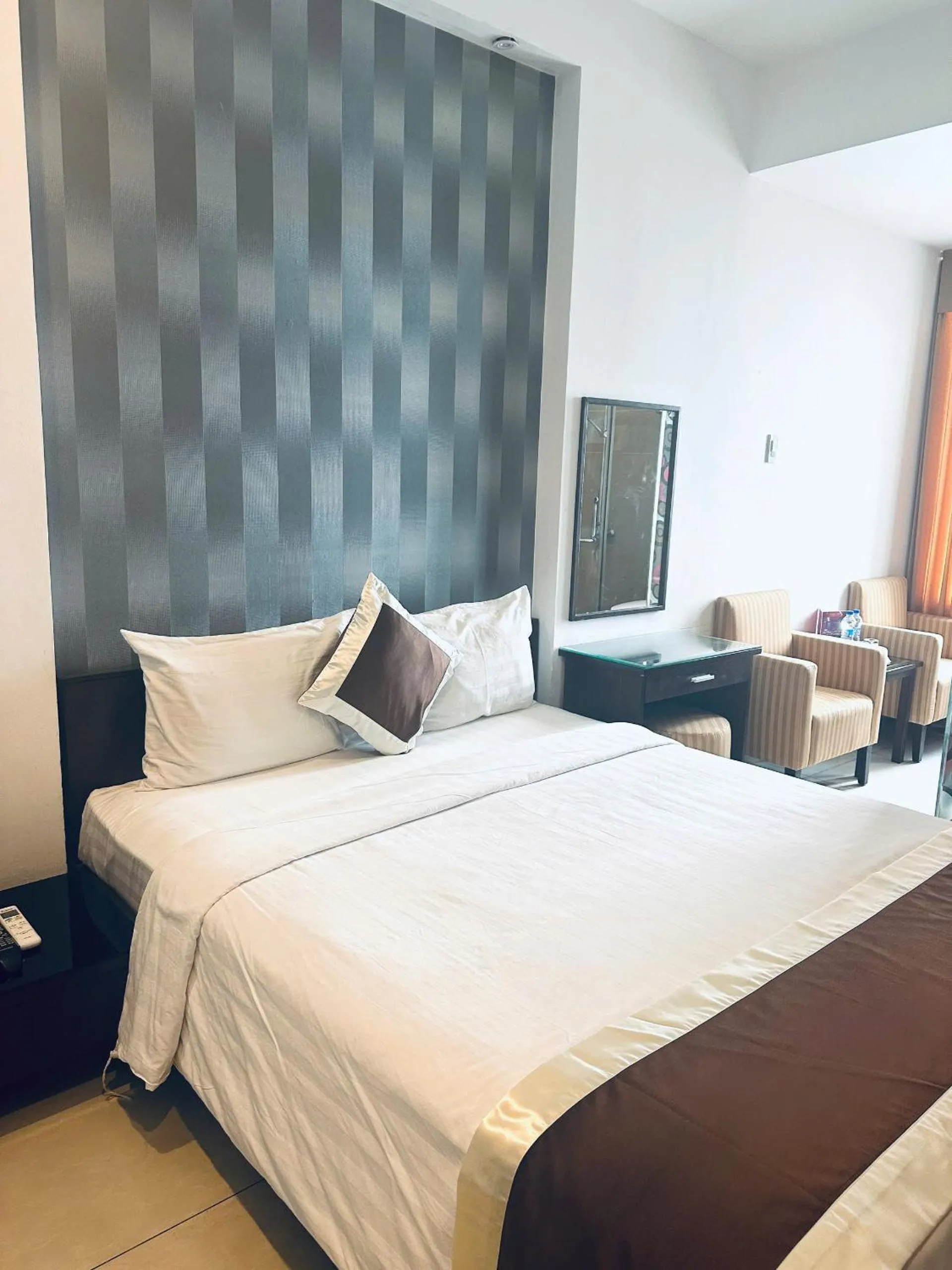 Bed in Ngoc Linh Luxury Hotel