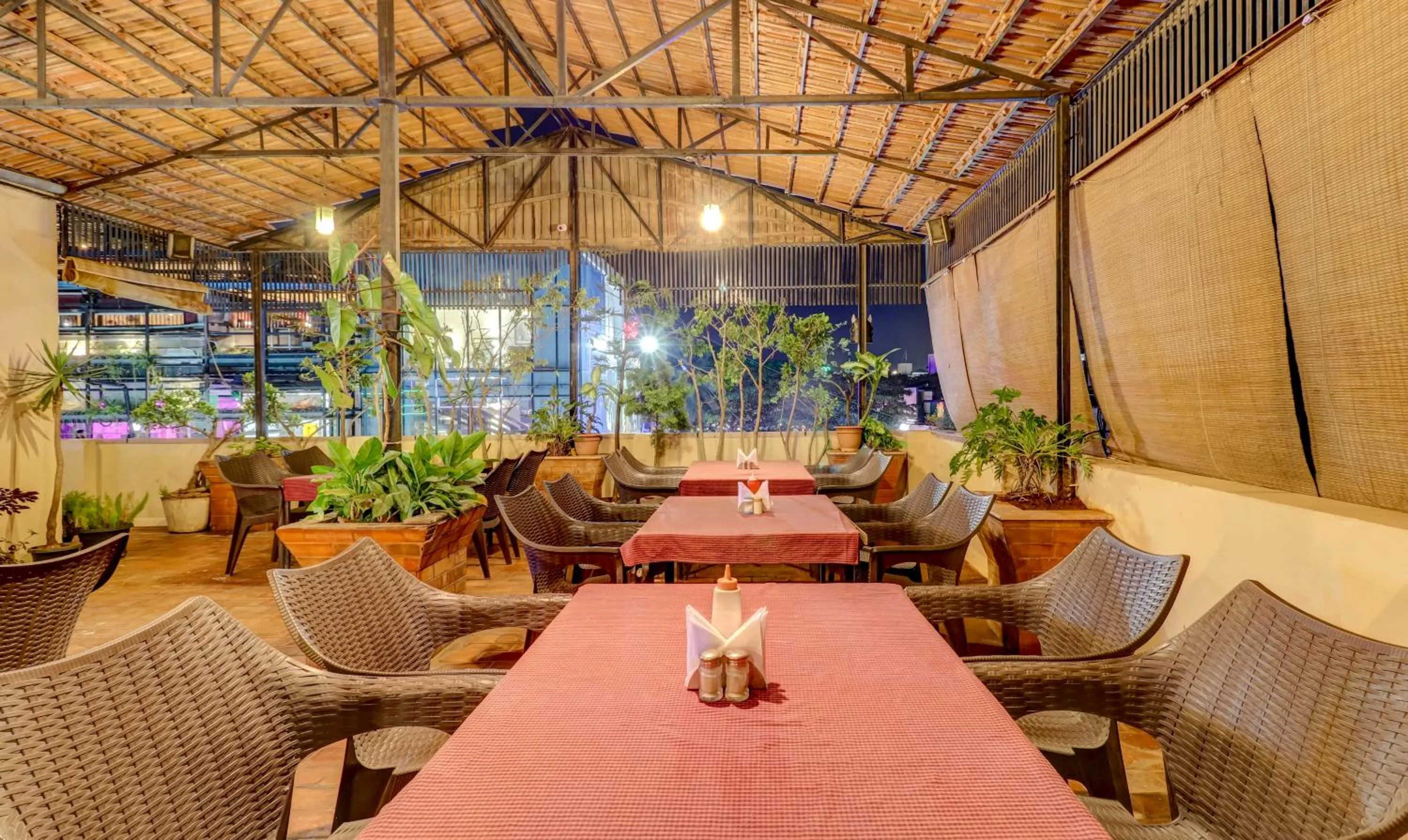 Restaurant/places to eat in Treebo Terminus, Koramangala 5th Block