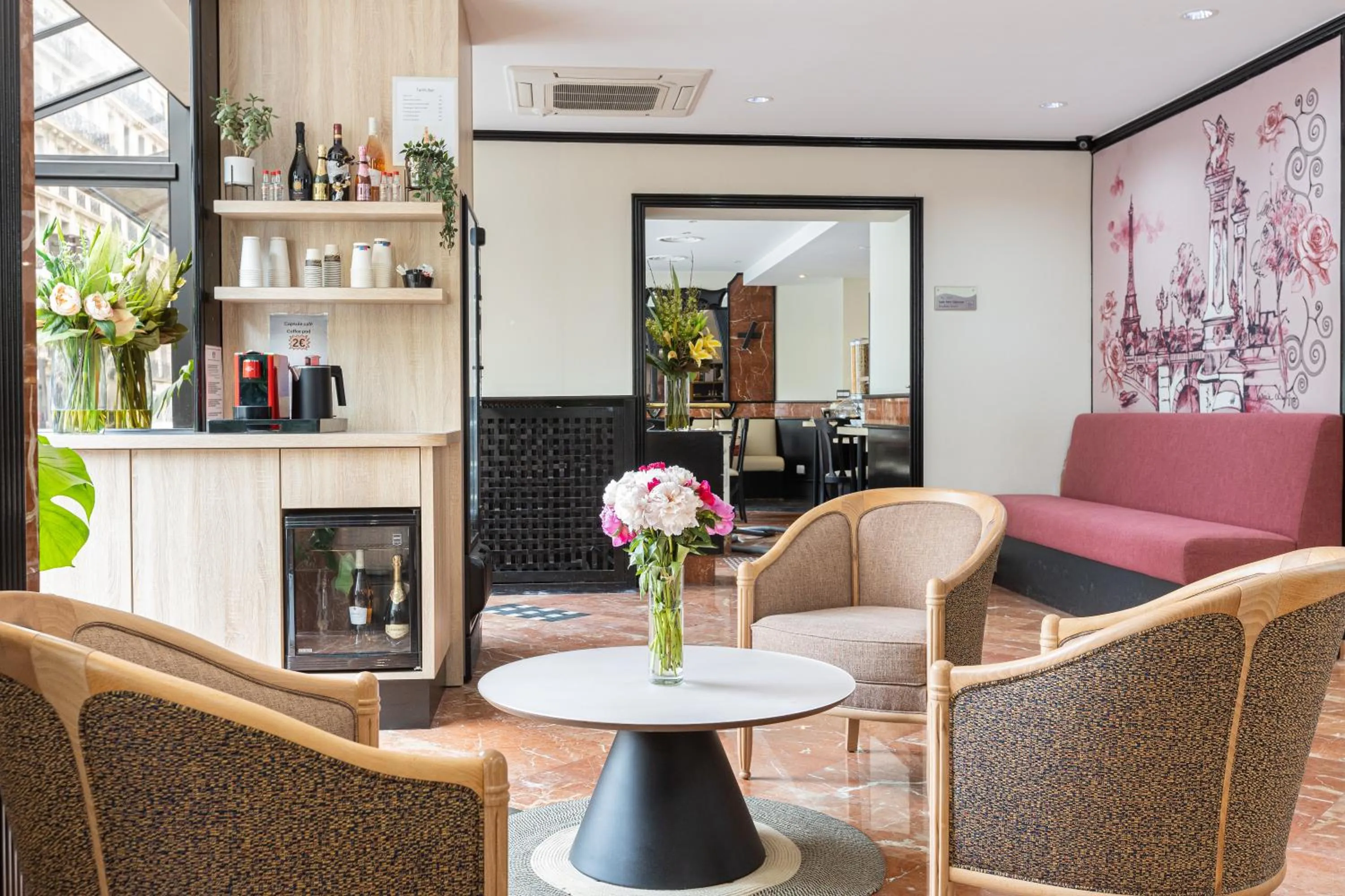 Lobby or reception in Hôtel Opera Lafayette