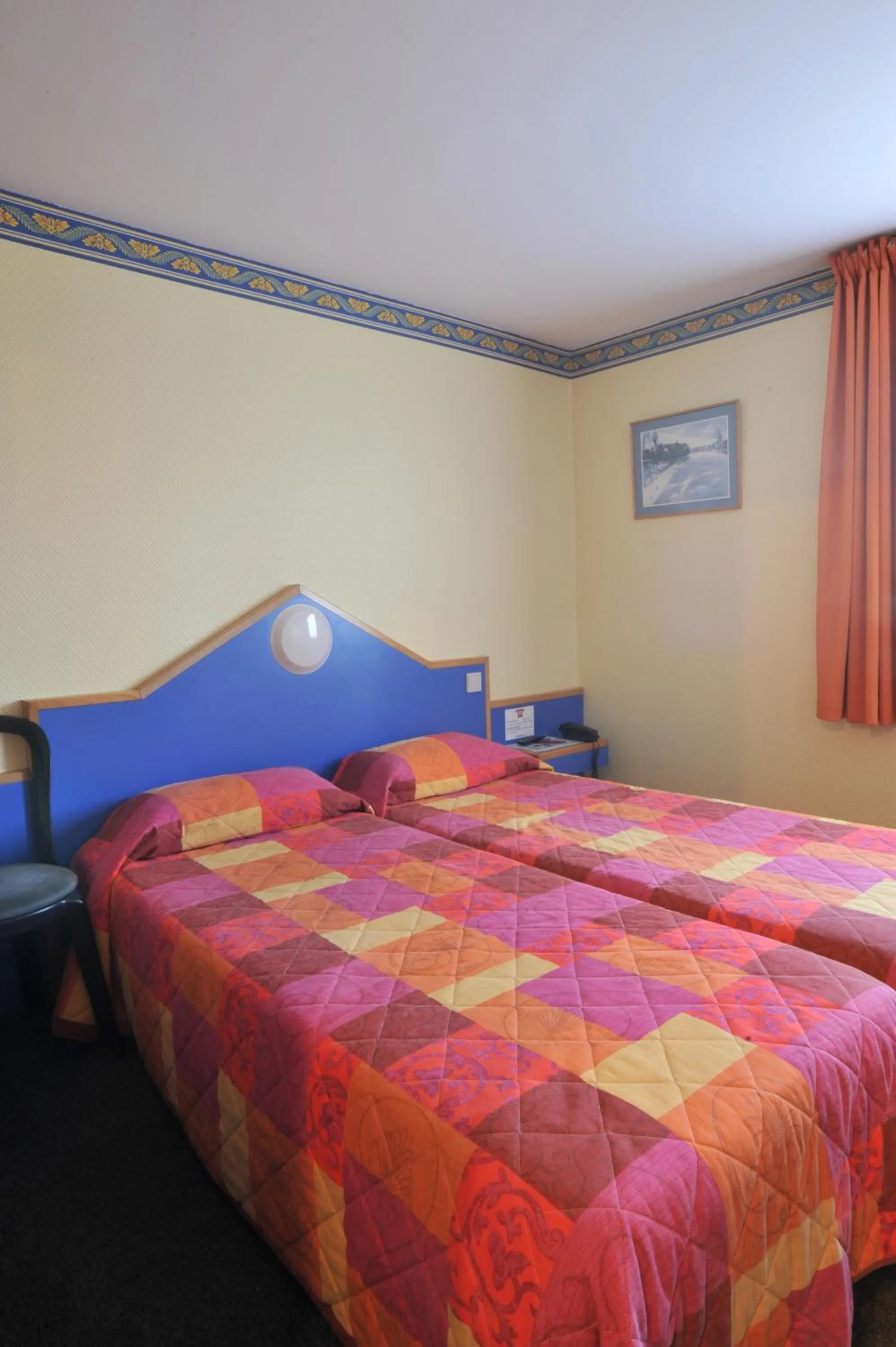 Bed in Fasthotel Vendome