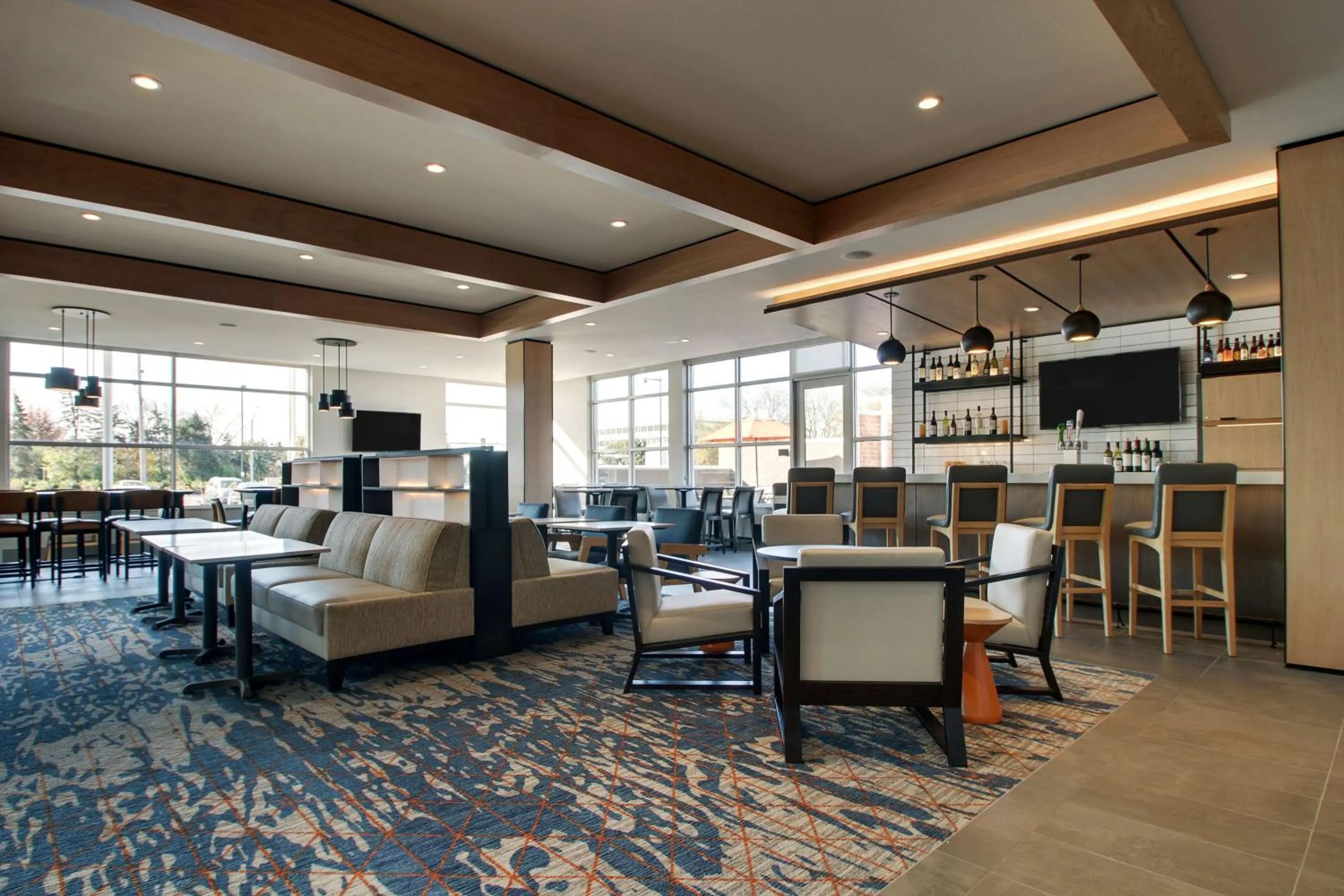Restaurant/places to eat in Hyatt House Oak Brook