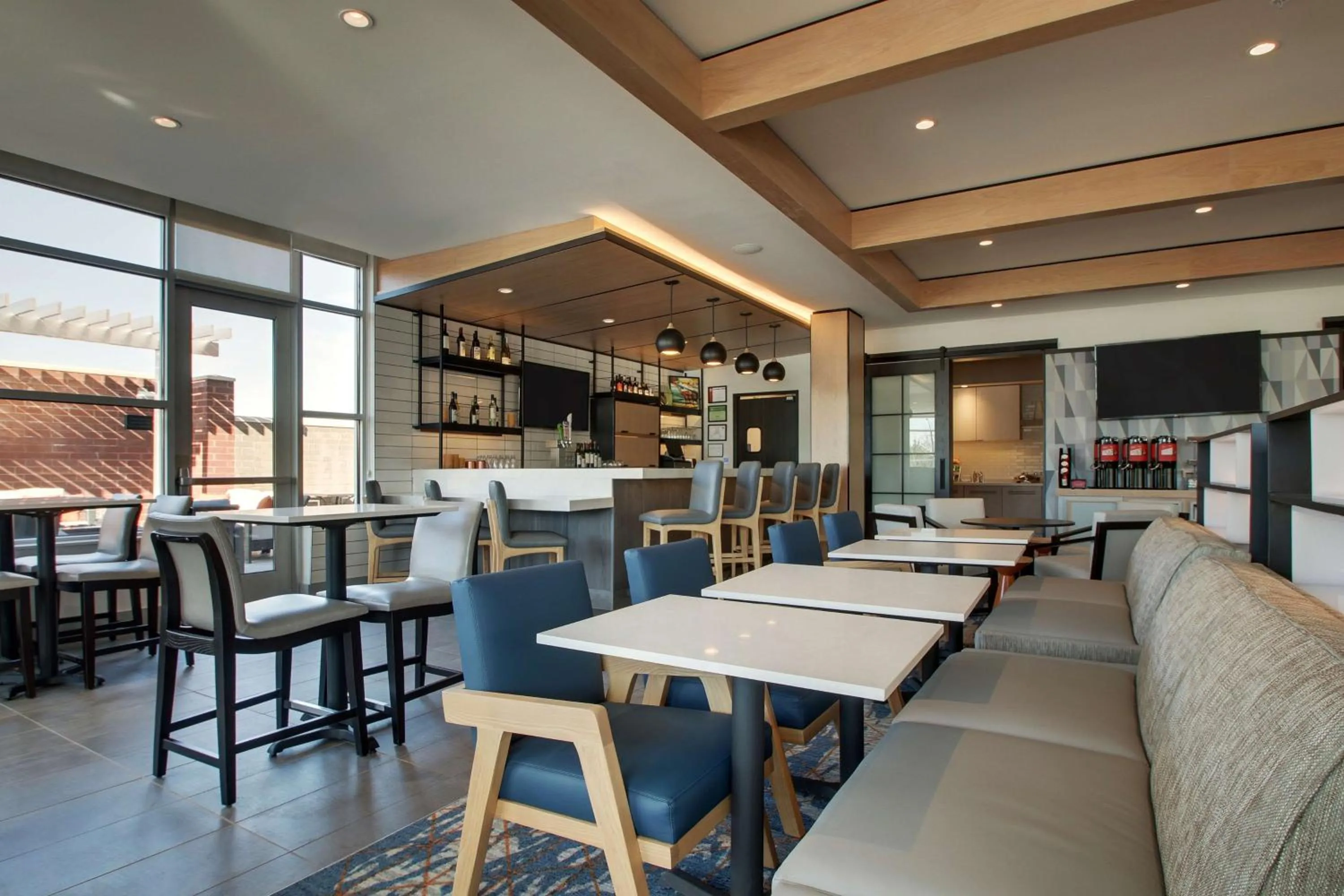 Restaurant/places to eat in Hyatt House Oak Brook
