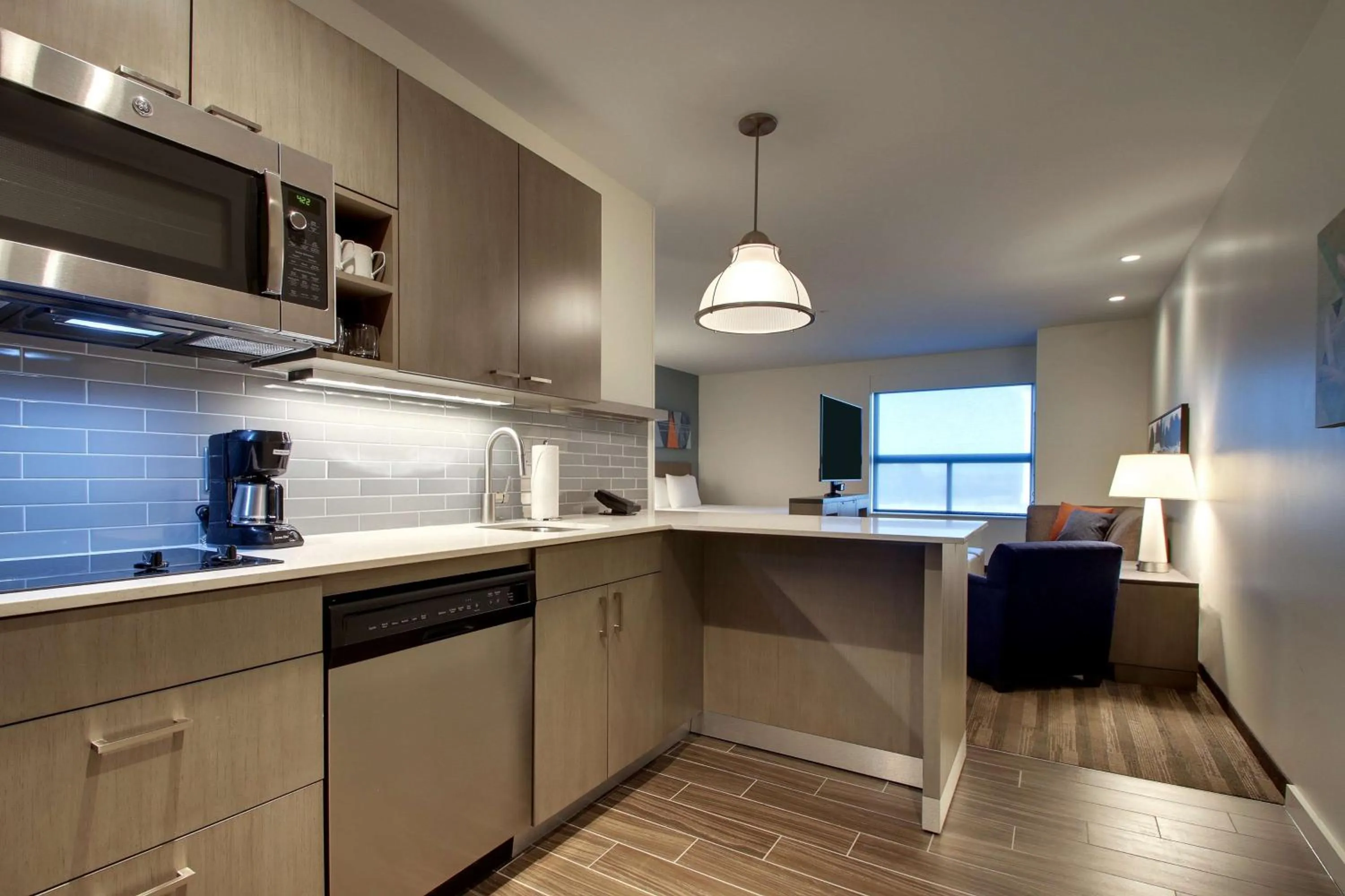 Kitchen or kitchenette in Hyatt House Oak Brook
