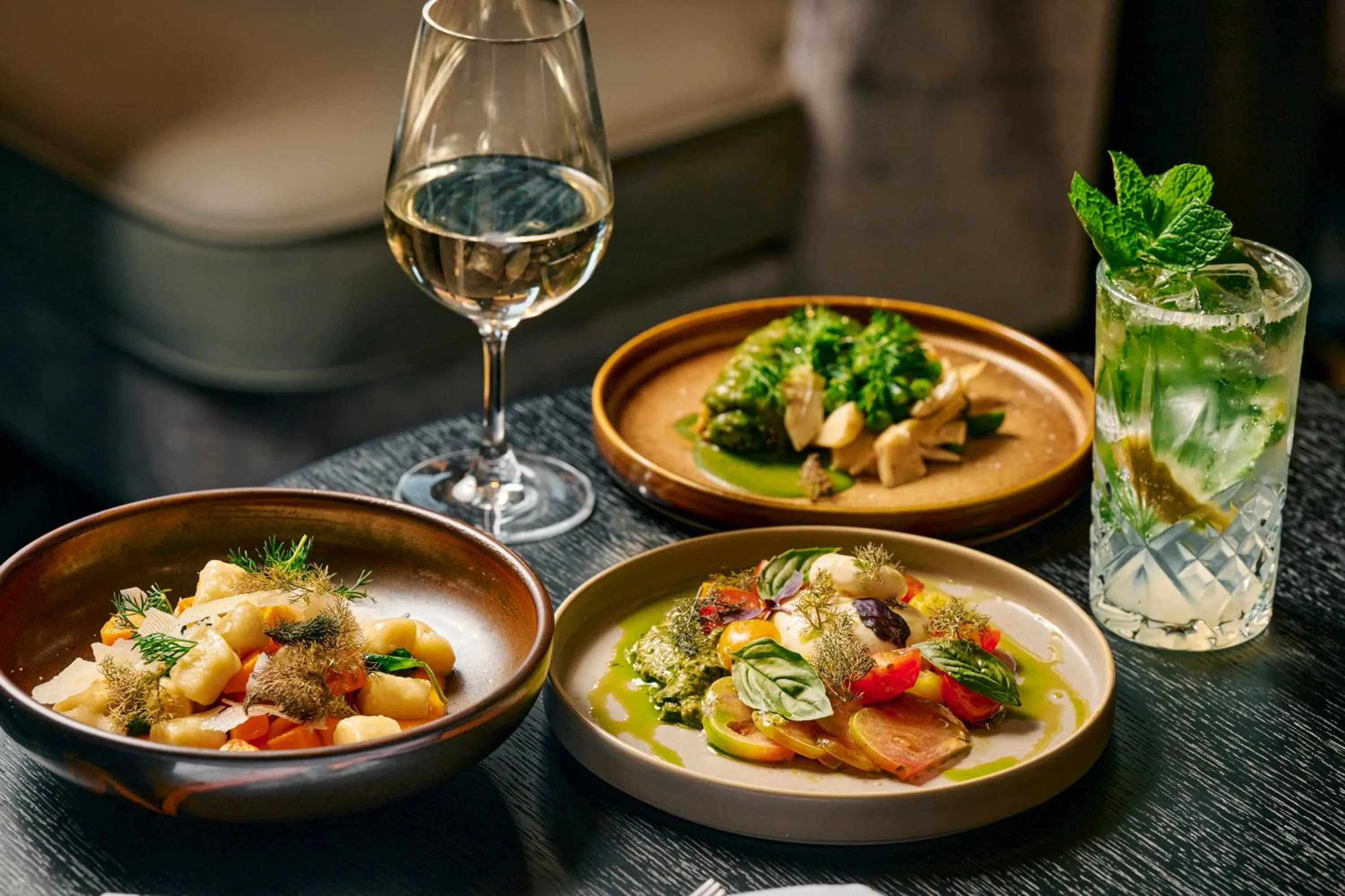 Restaurant/places to eat in Hyatt Place Melbourne Essendon Fields