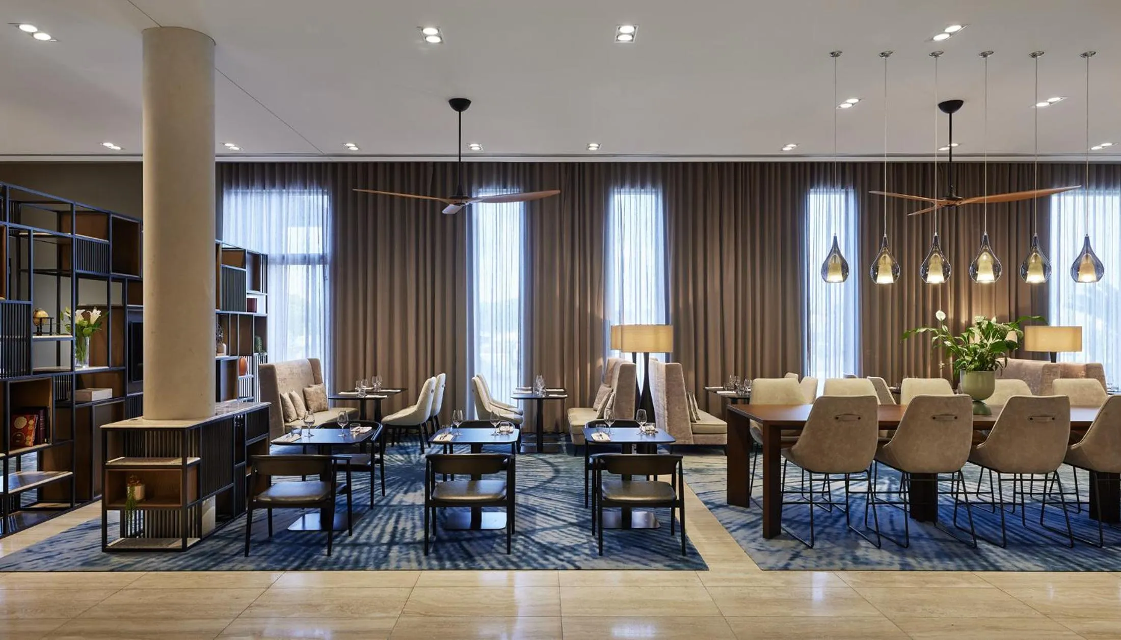 Restaurant/places to eat in Hyatt Place Melbourne Essendon Fields