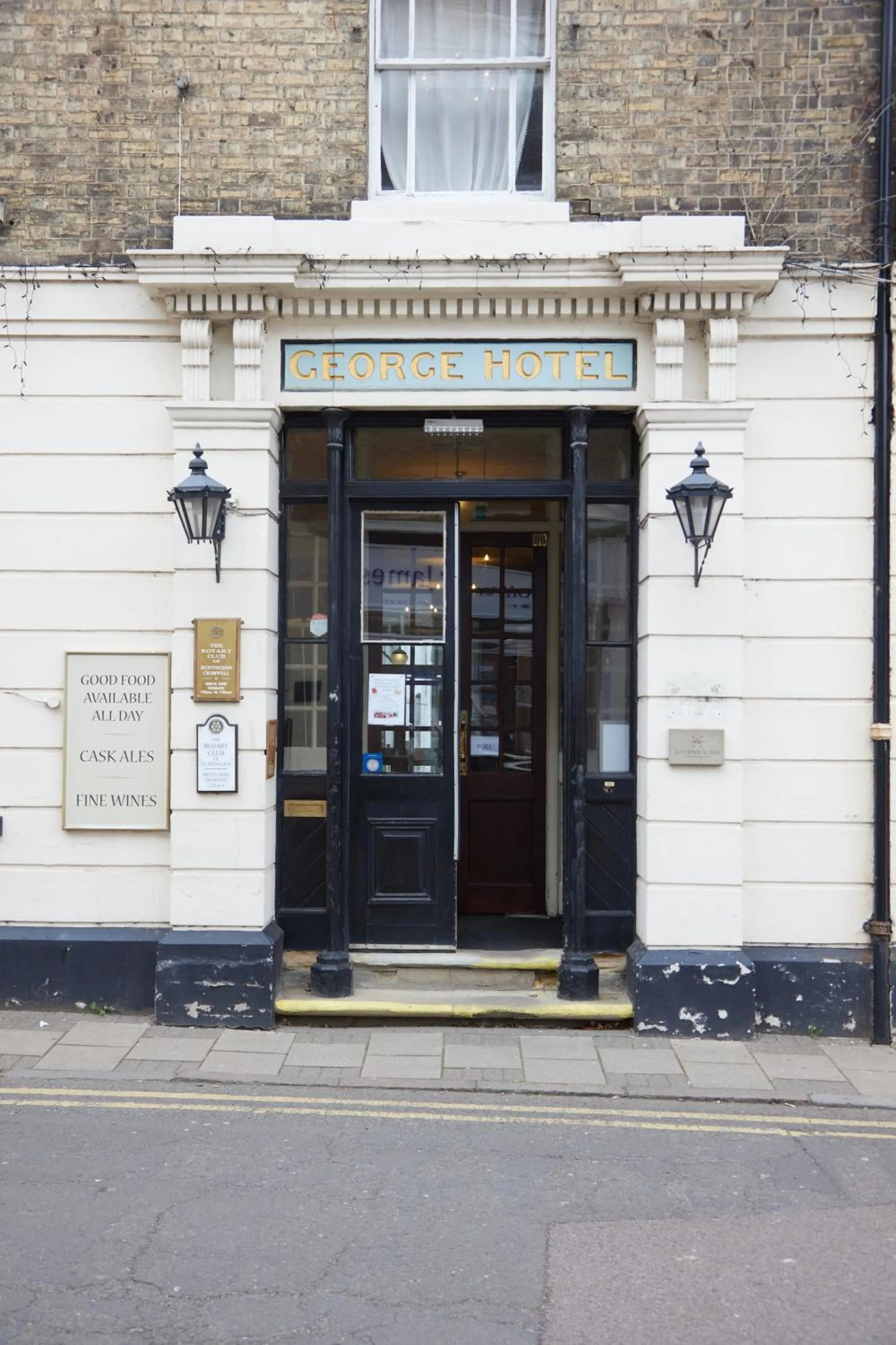 Facade/entrance in George Hotel by Greene King Inns
