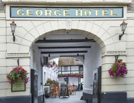 Facade/entrance in George Hotel by Greene King Inns