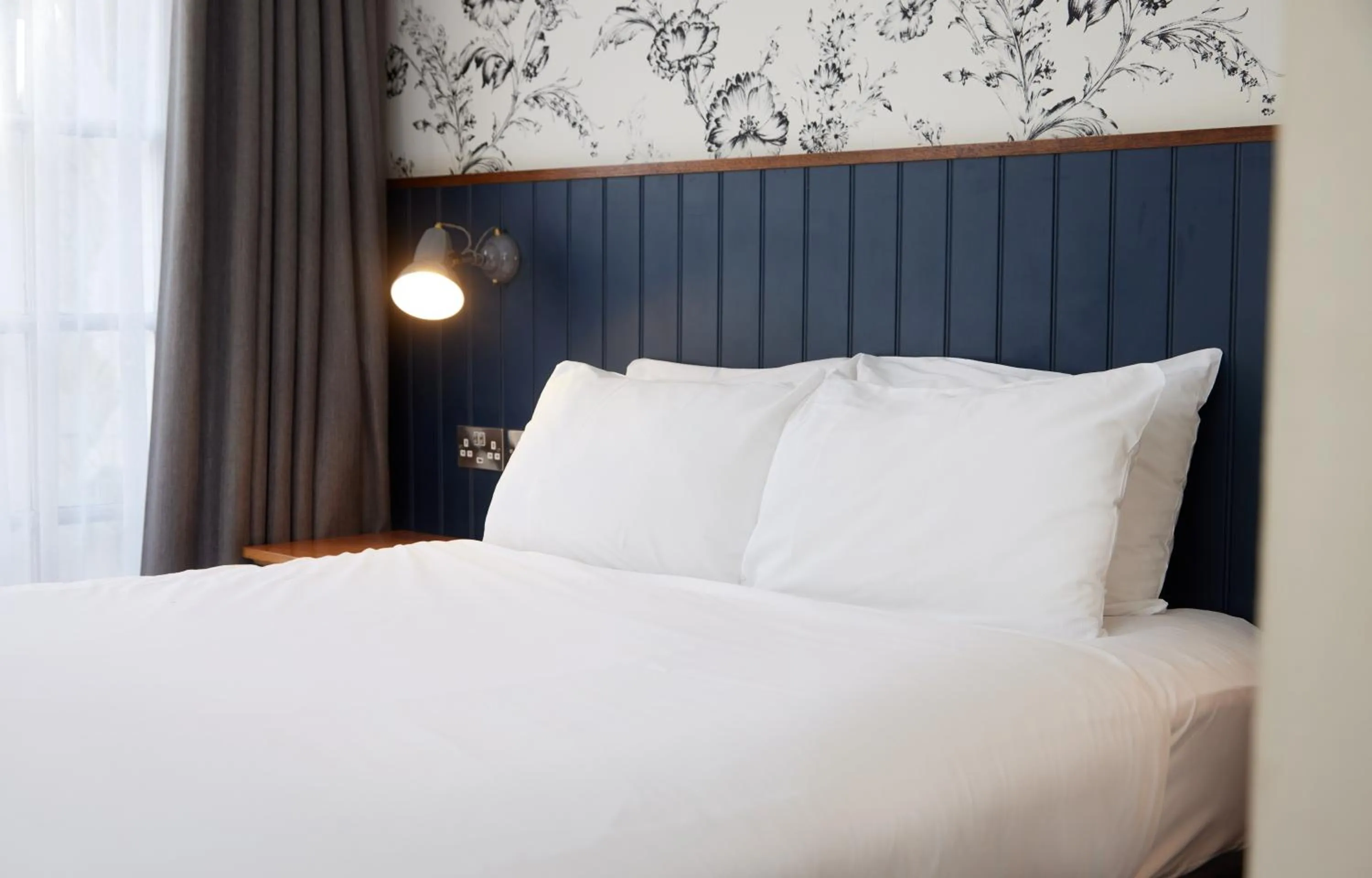 Bedroom, Bed in Swan Hotel by Greene King Inns