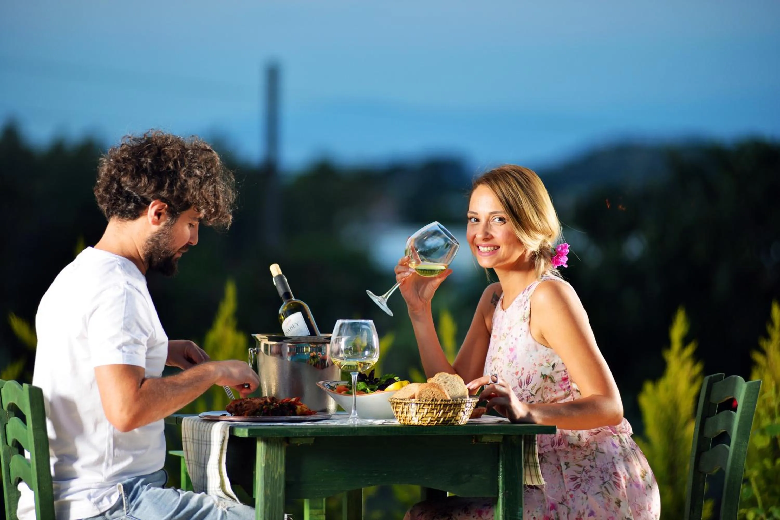 Restaurant/places to eat in Belizi Hotel