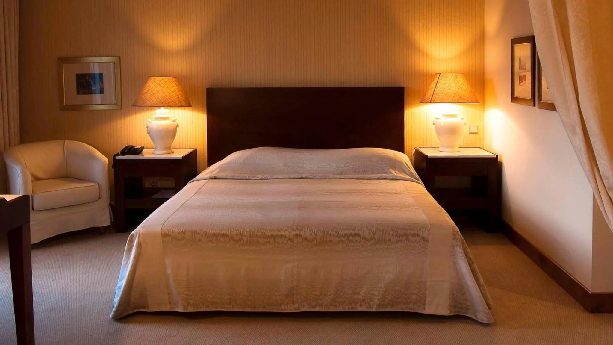 Bed in Hotel Kierion