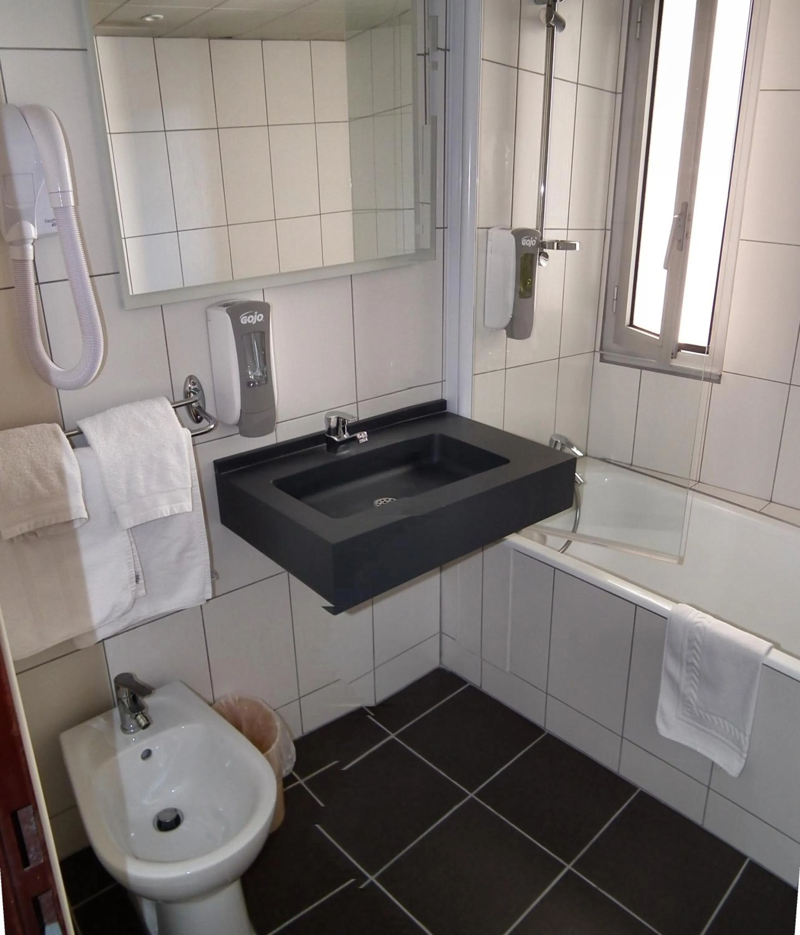 Bathroom in Hôtel Saint Georges