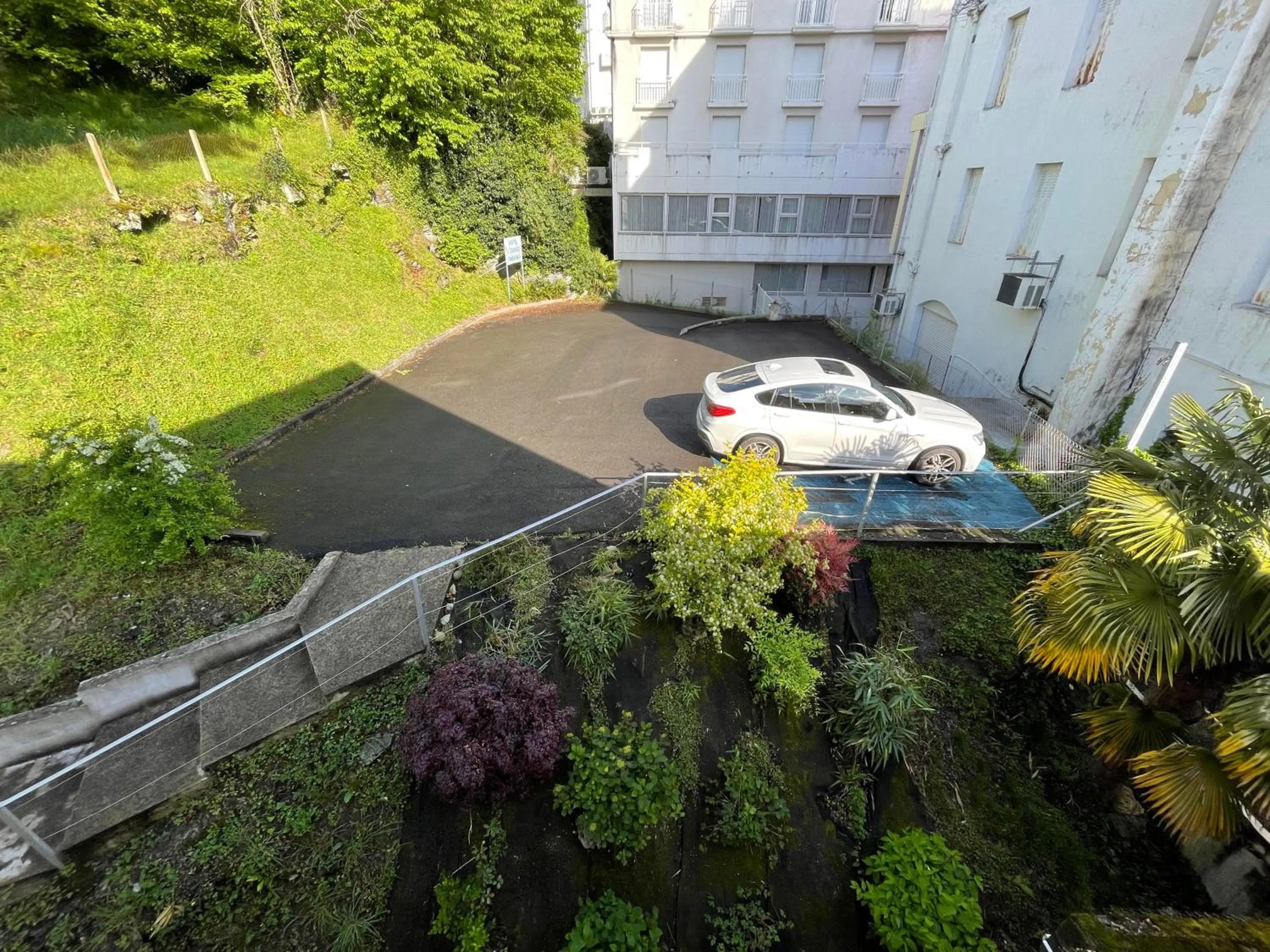 Parking in Hôtel Saint Georges