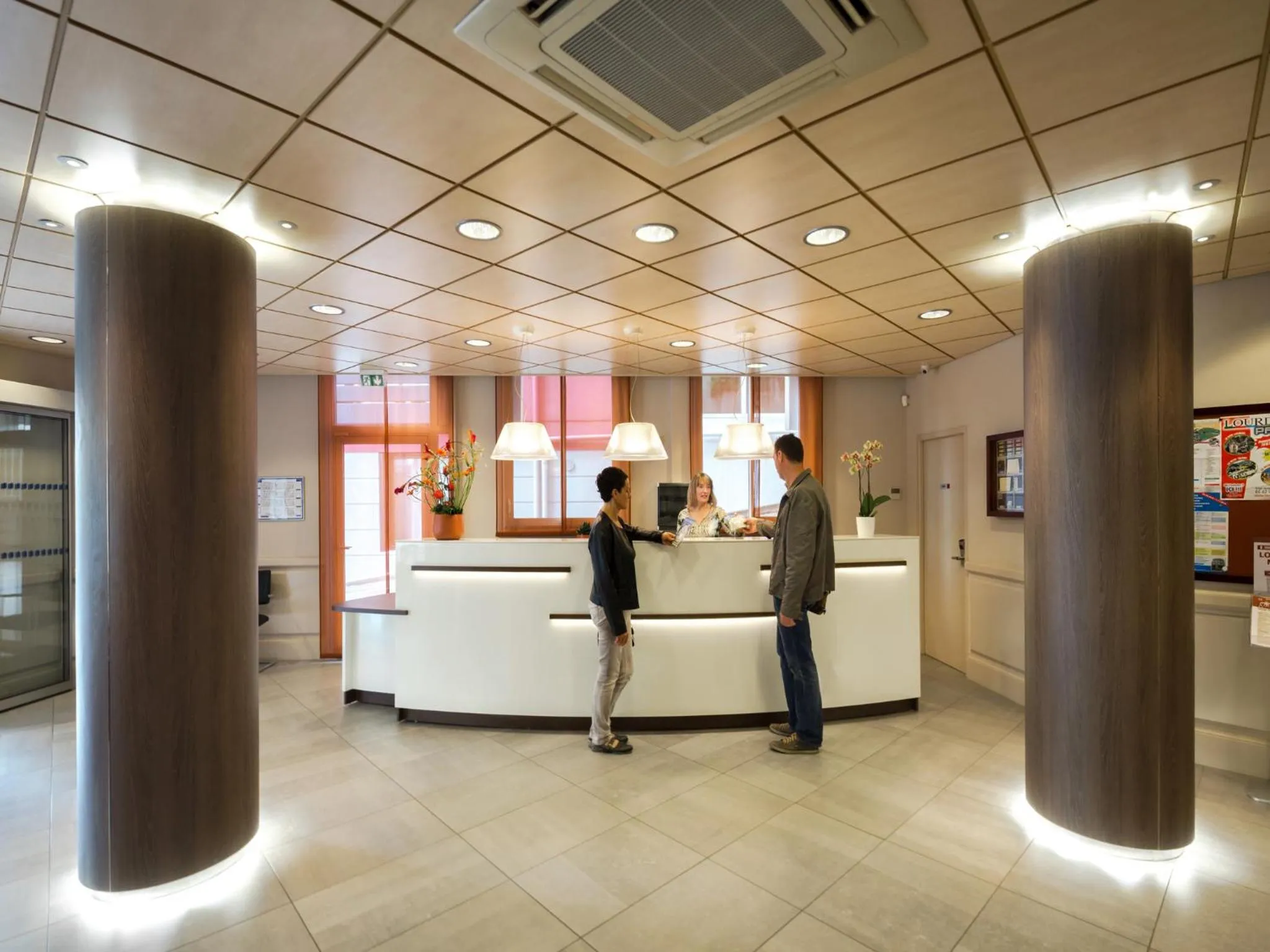 Lobby or reception in Hôtel Saint Georges