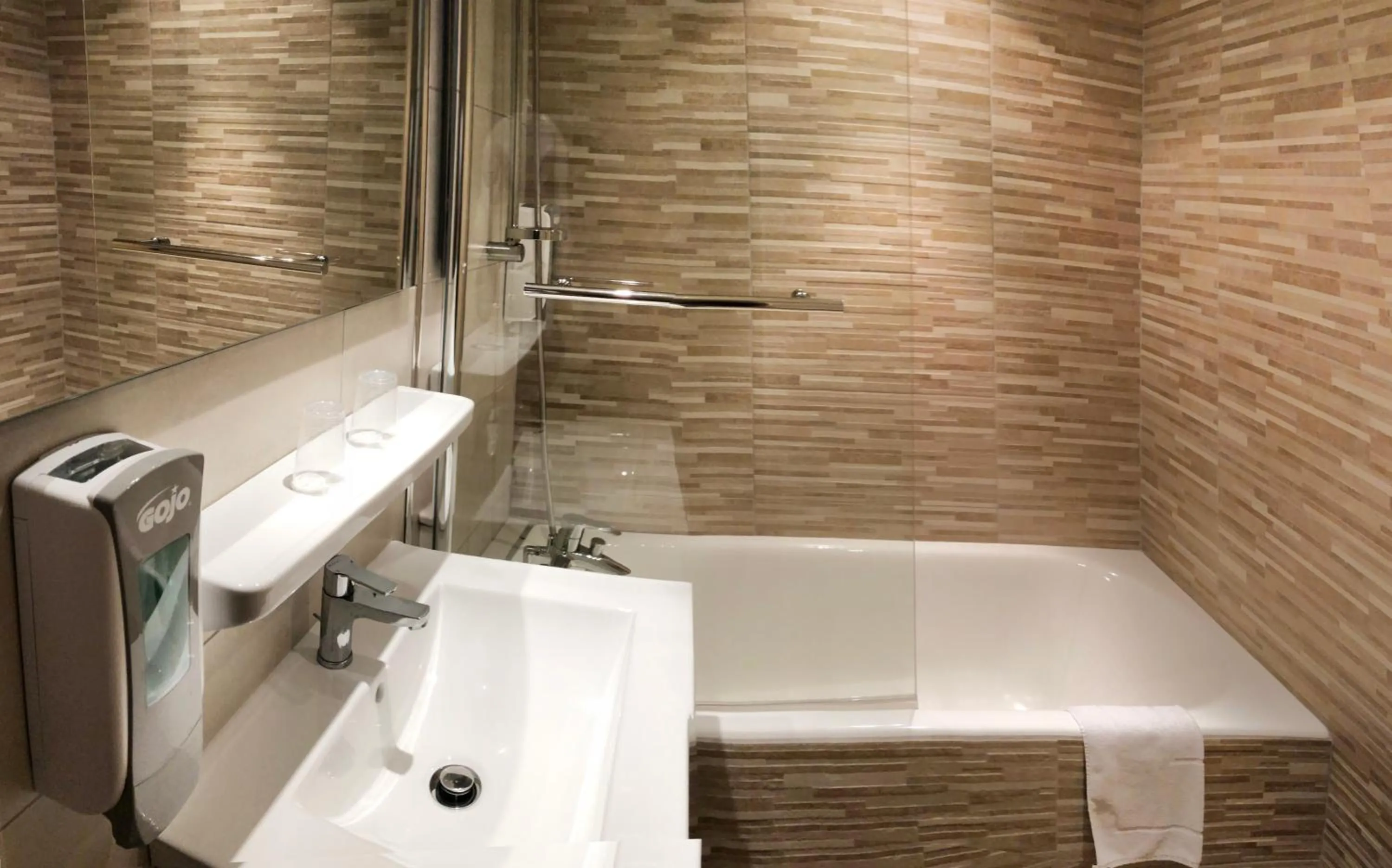 Bathroom in Hôtel Saint Georges