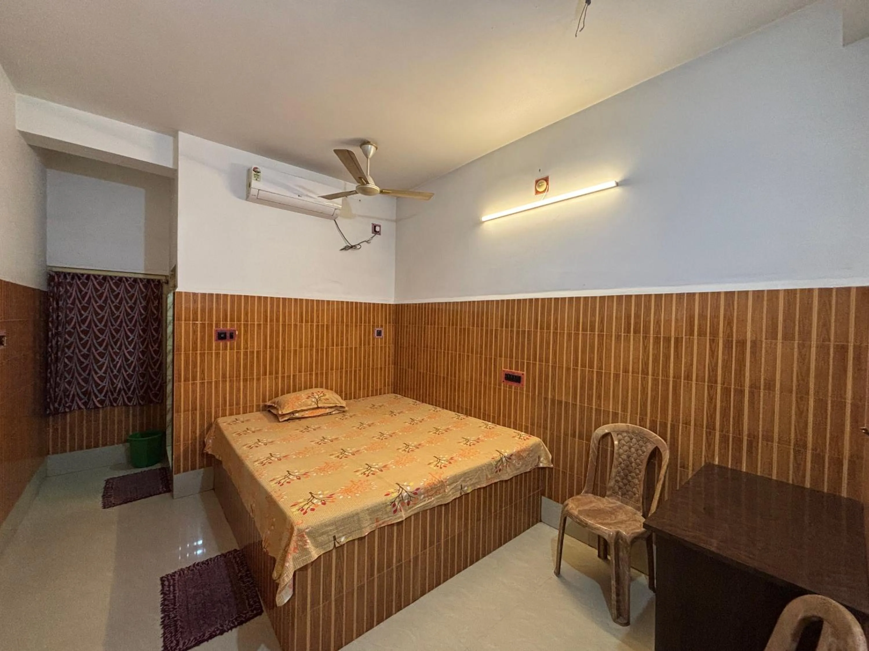 Bedroom, Bed in Jagannath Guest House