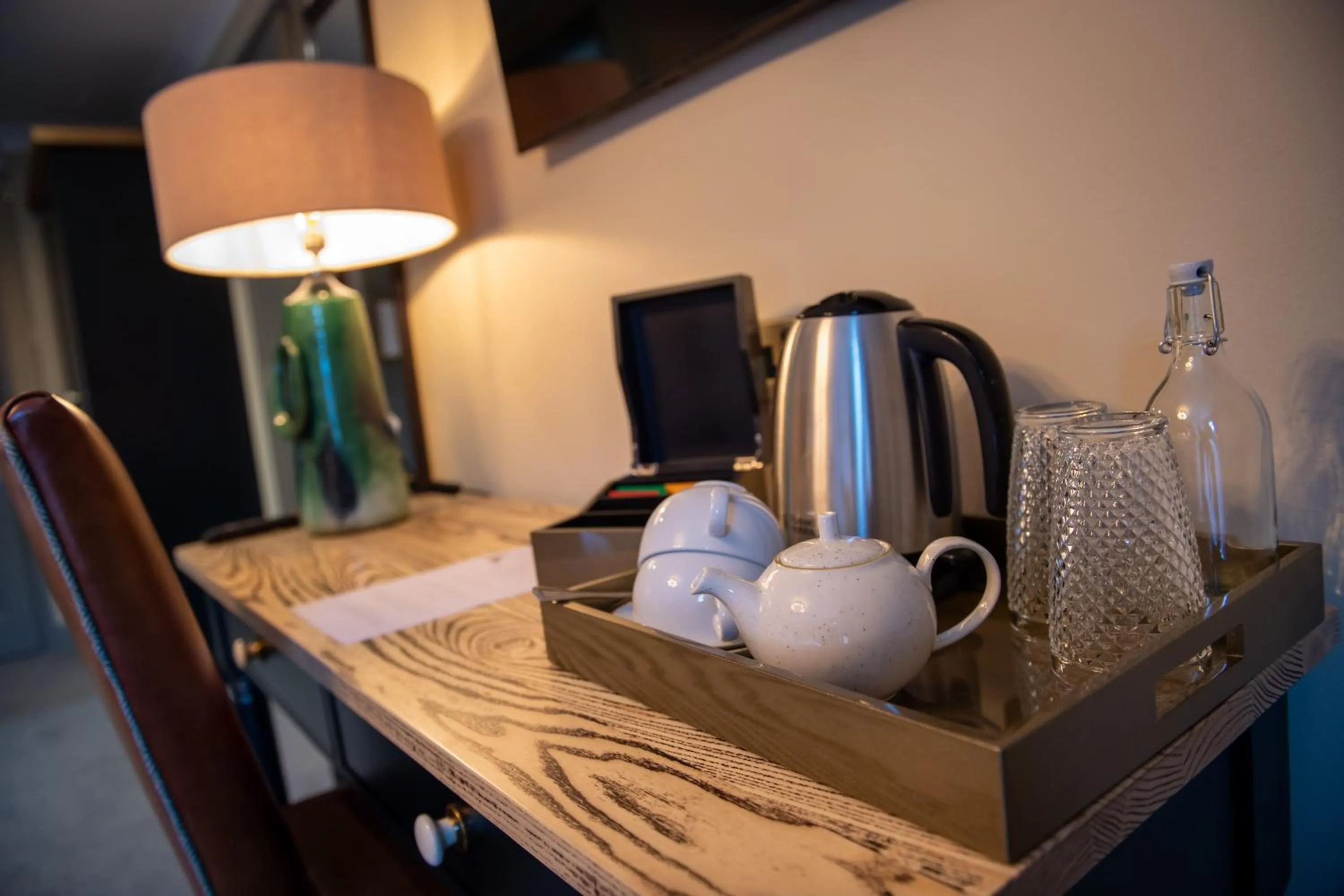Coffee/tea facilities in The Red Lion Inn by Chef & Brewer Collection