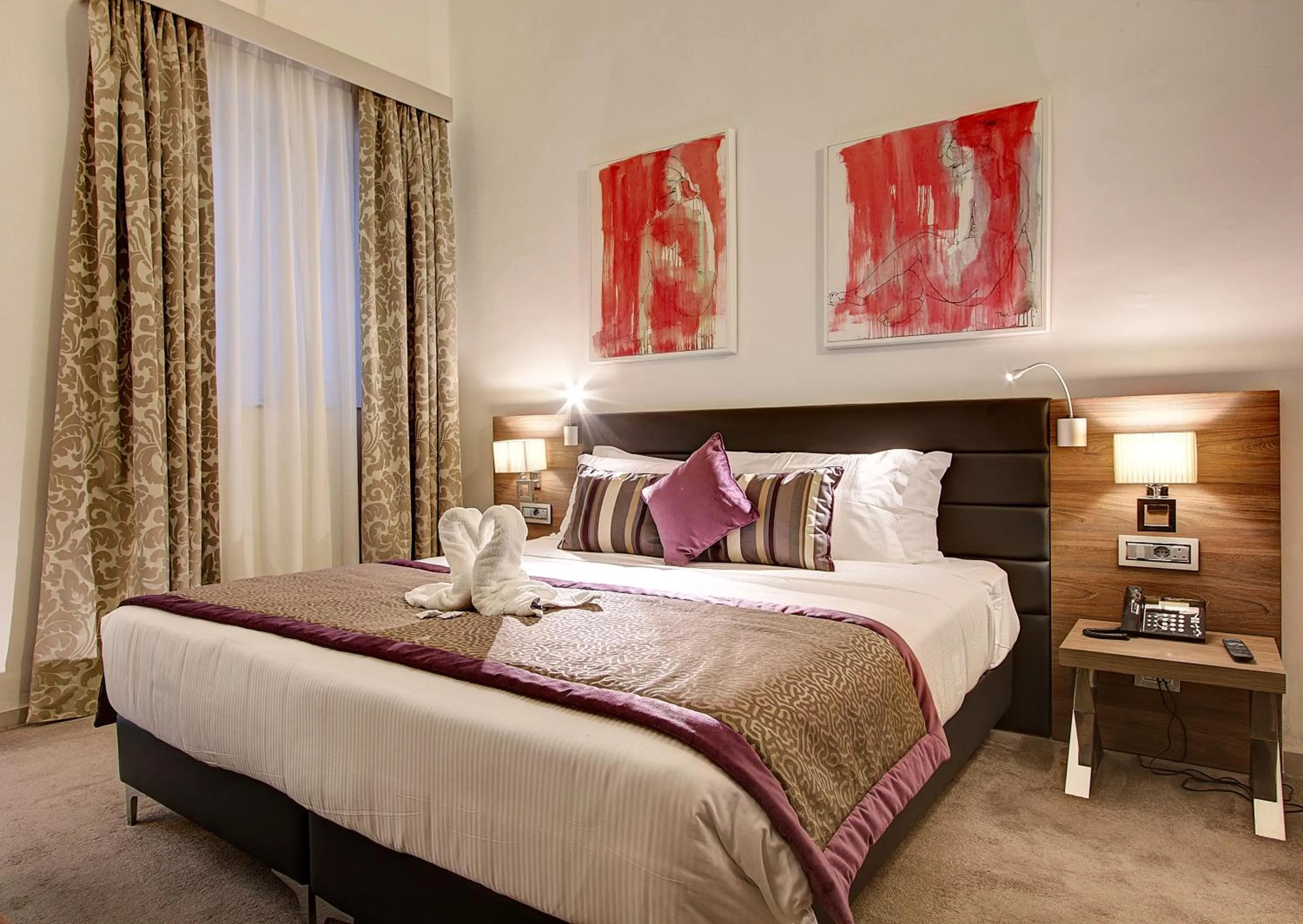 Bed in Palazzo Paolina Boutique Hotel