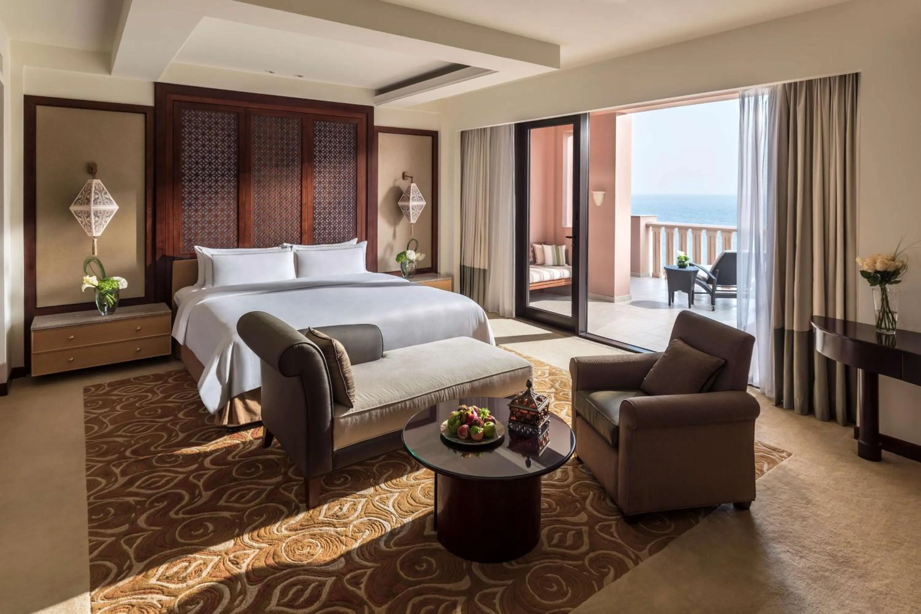 Photo of the whole room, Bed in Shangri-La Al Husn, Muscat - Adults Only Resort