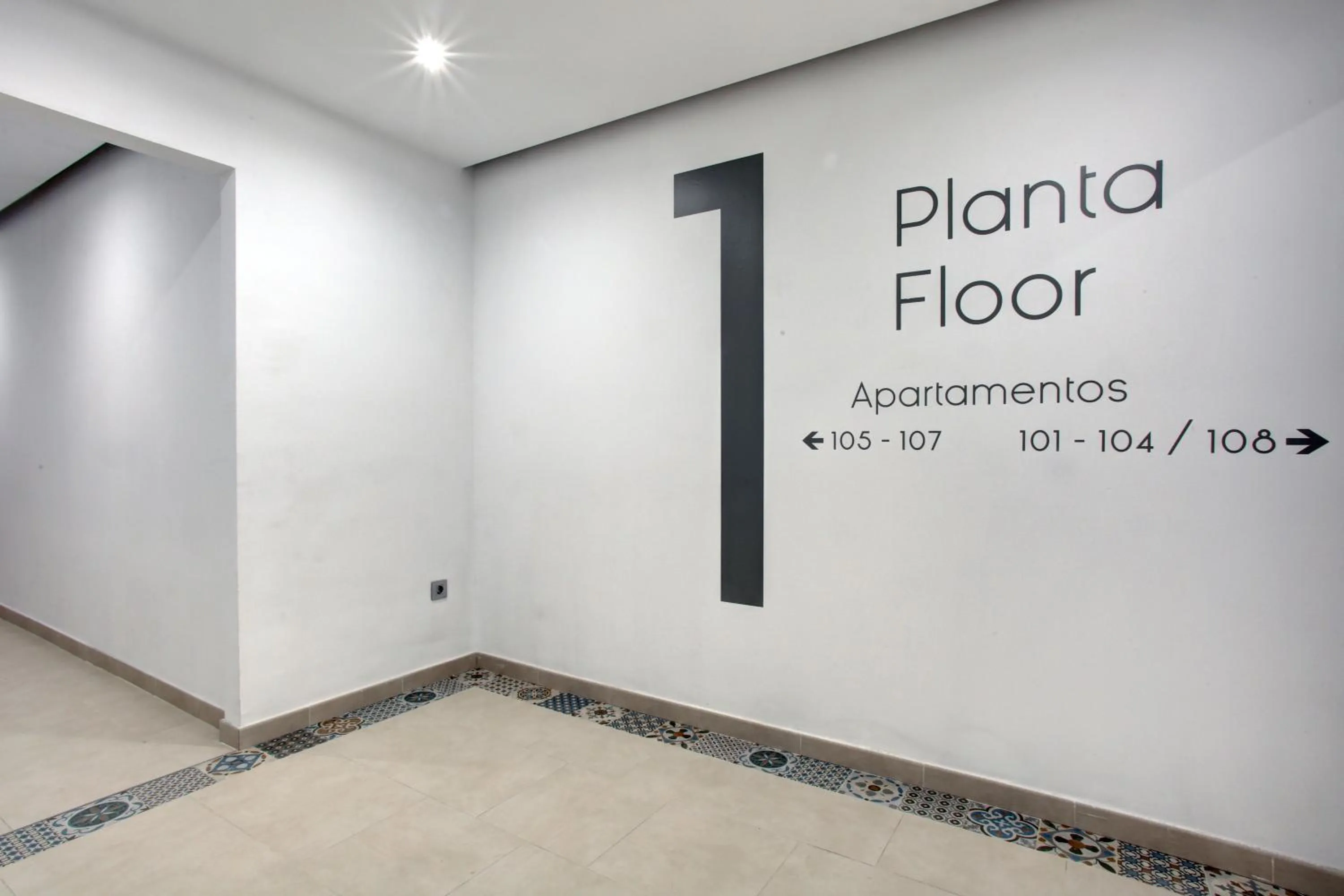 Facade/entrance in Lewis&Peter Apartments Los Remedios