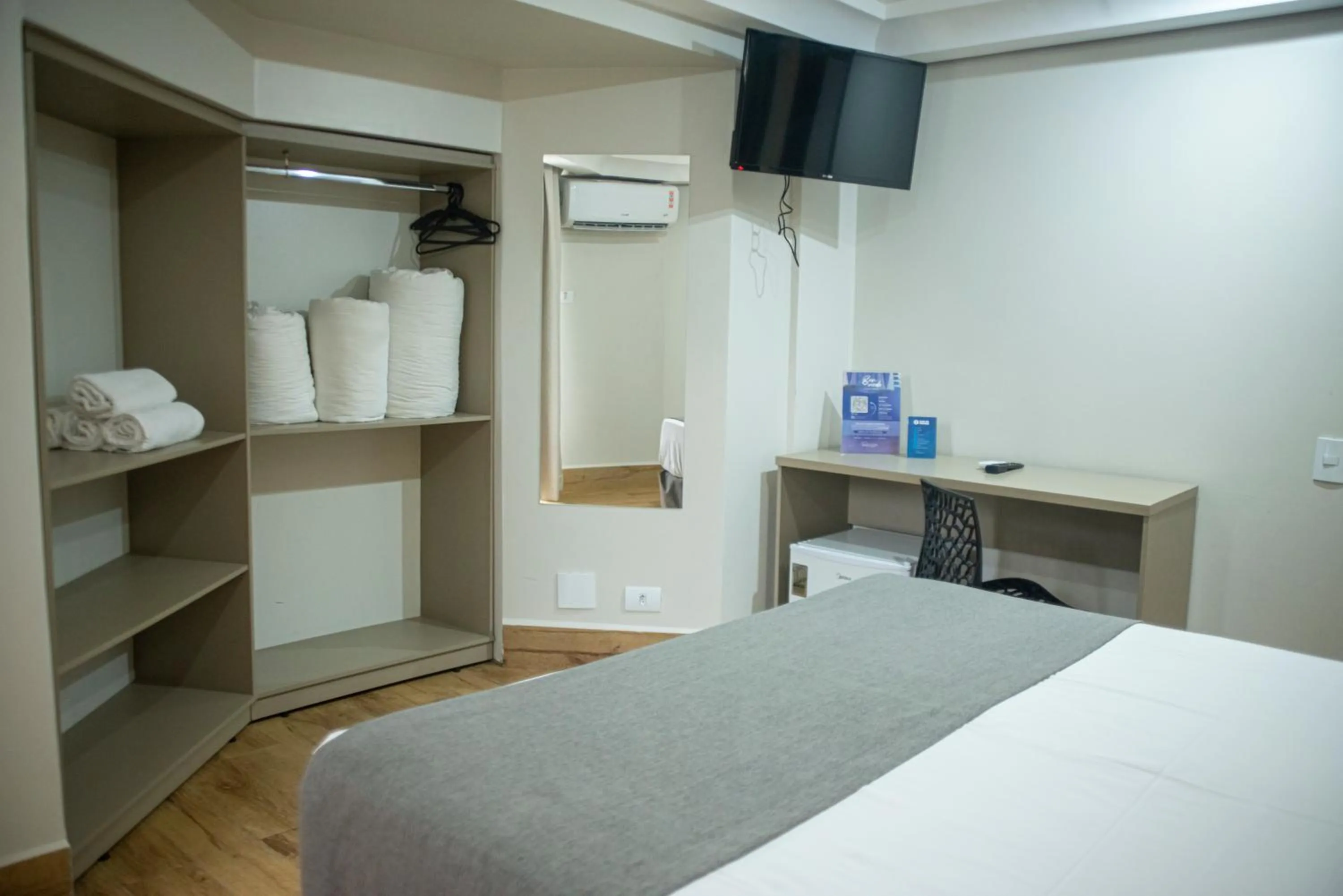 Photo of the whole room, Bed in Hotel Portinari Centro