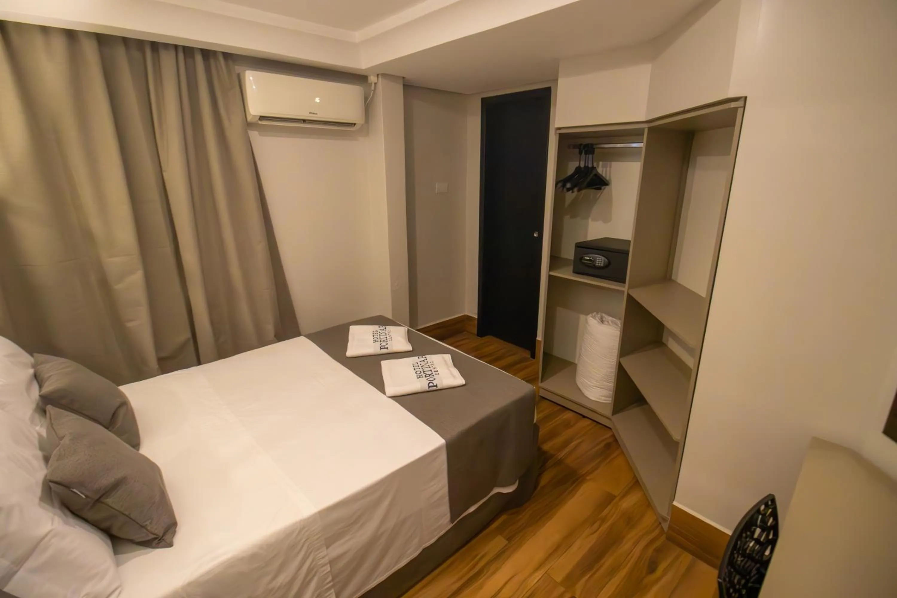 Photo of the whole room, Bed in Hotel Portinari Centro