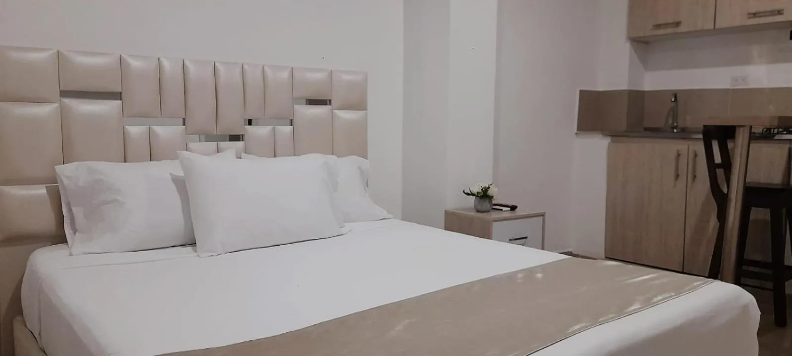 Bed in Hotel Granada Loft