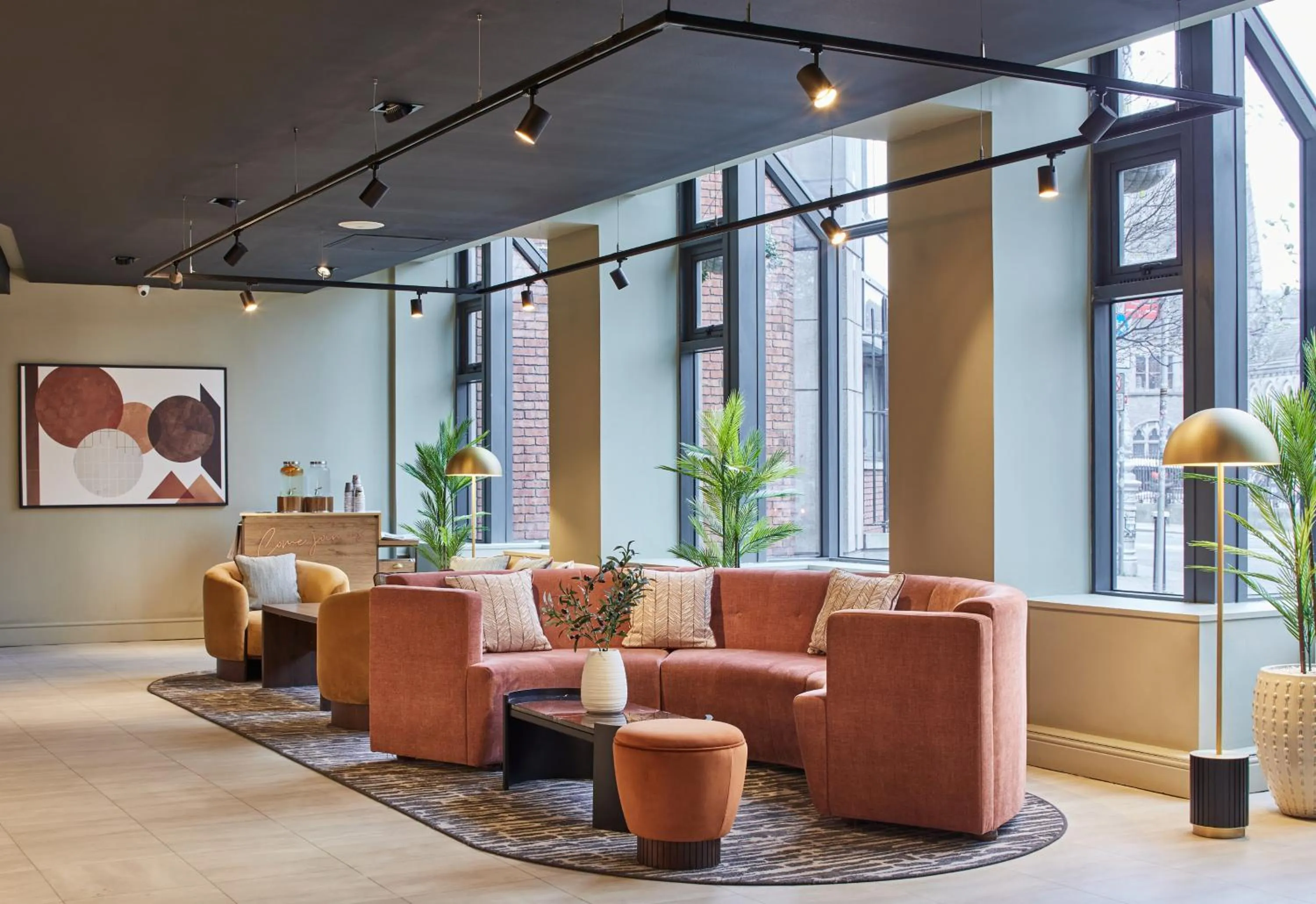 Lobby or reception in Leonardo Hotel Dublin Christchurch