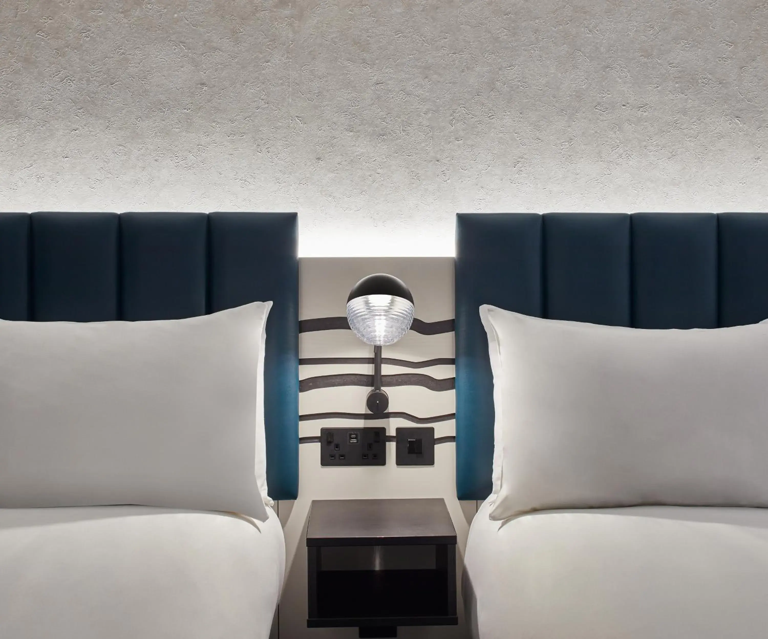 Standard Twin Room in Leonardo Hotel Dublin Christchurch - Formerly Jurys Inn Standard Twin Room in Leonardo Hotel Dublin Christchurch - Formerly Jurys Inn