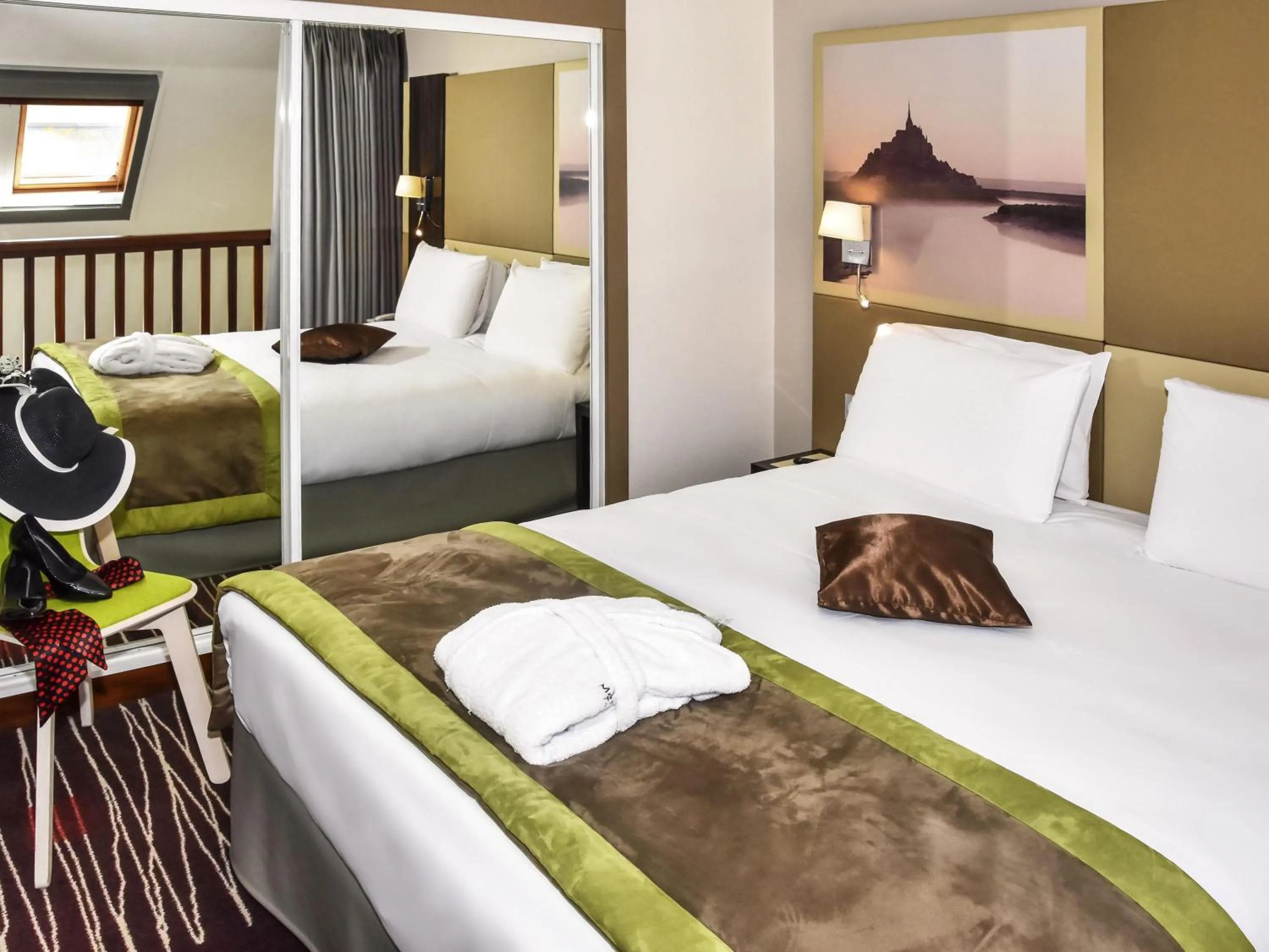 Bedroom, Bed in Mercure Granville Le Grand Large