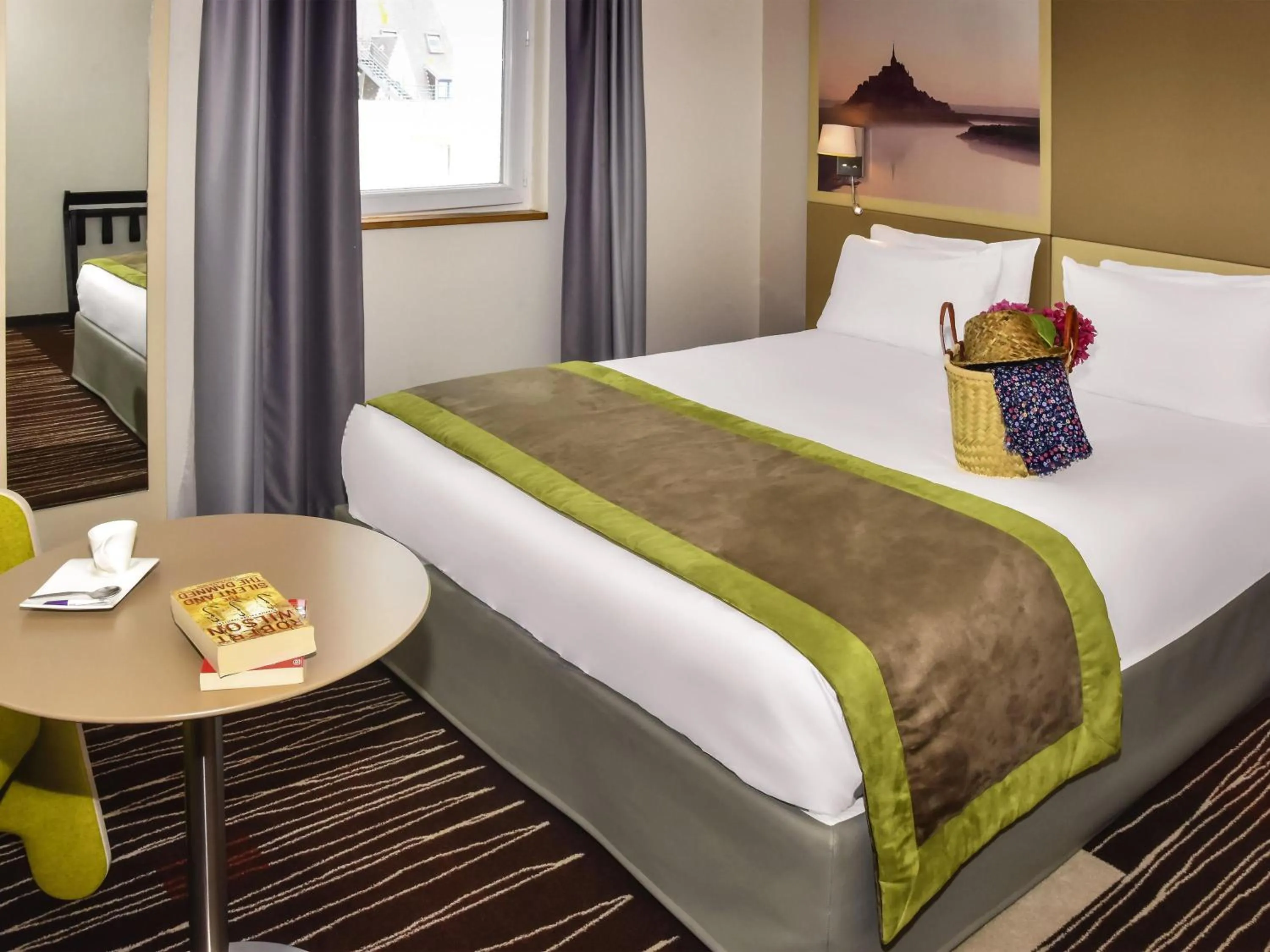 Bedroom, Bed in Mercure Granville Le Grand Large