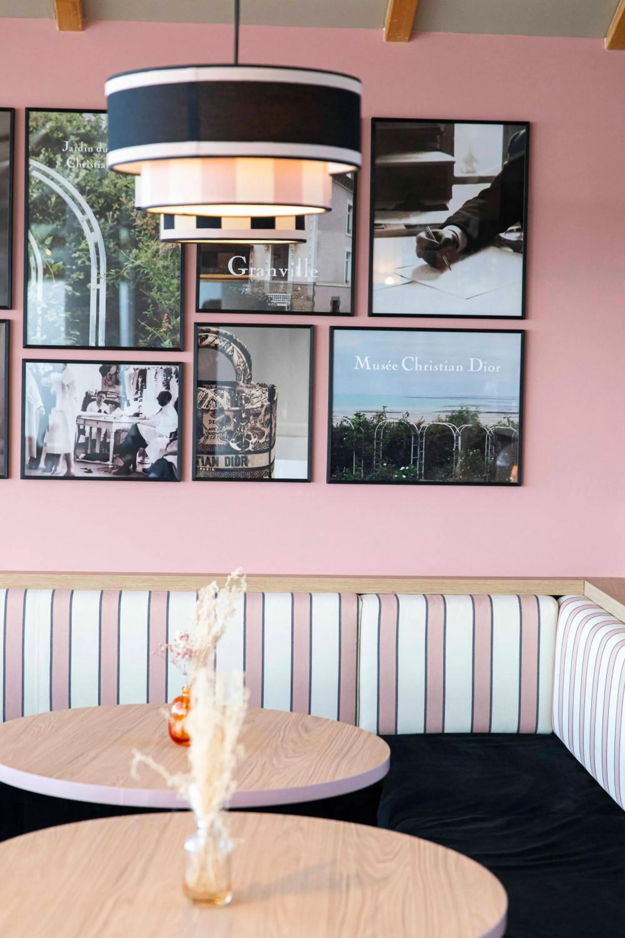 Seating area in Mercure Granville Le Grand Large