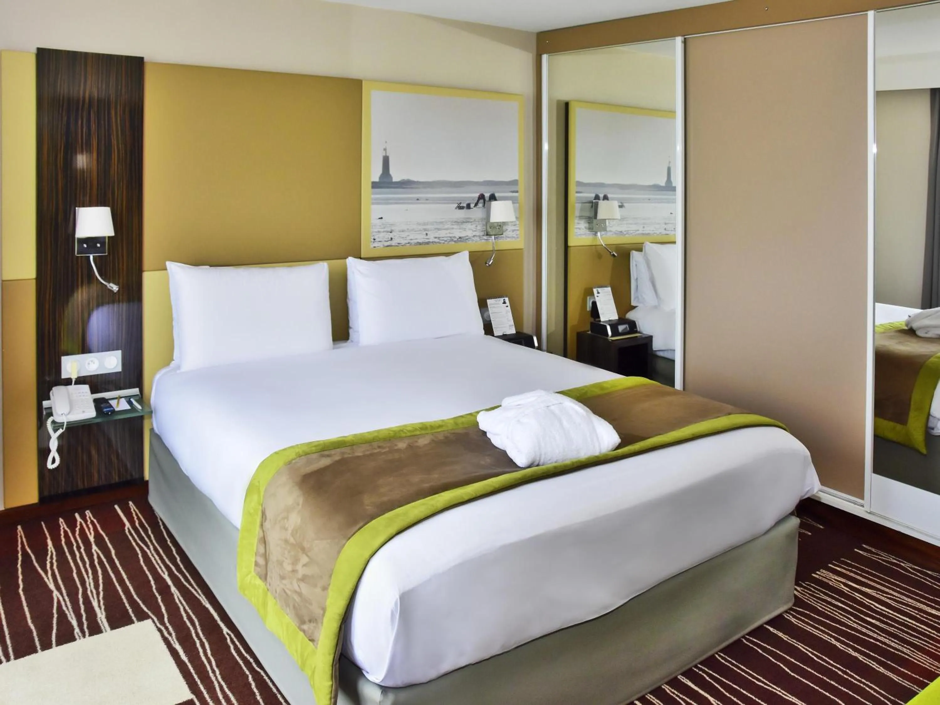 Bedroom, Bed in Mercure Granville Le Grand Large