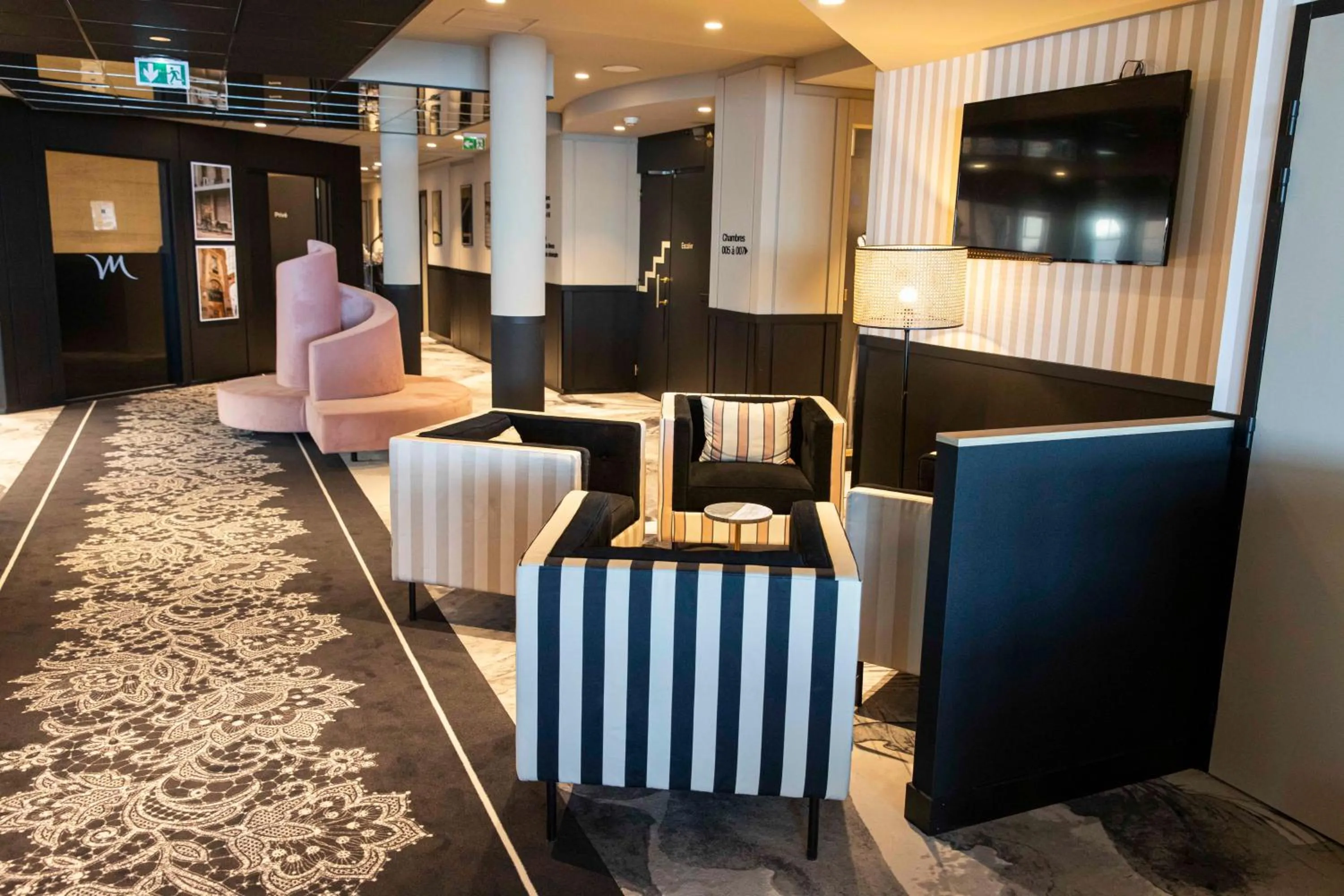 Lobby or reception in Mercure Granville Le Grand Large