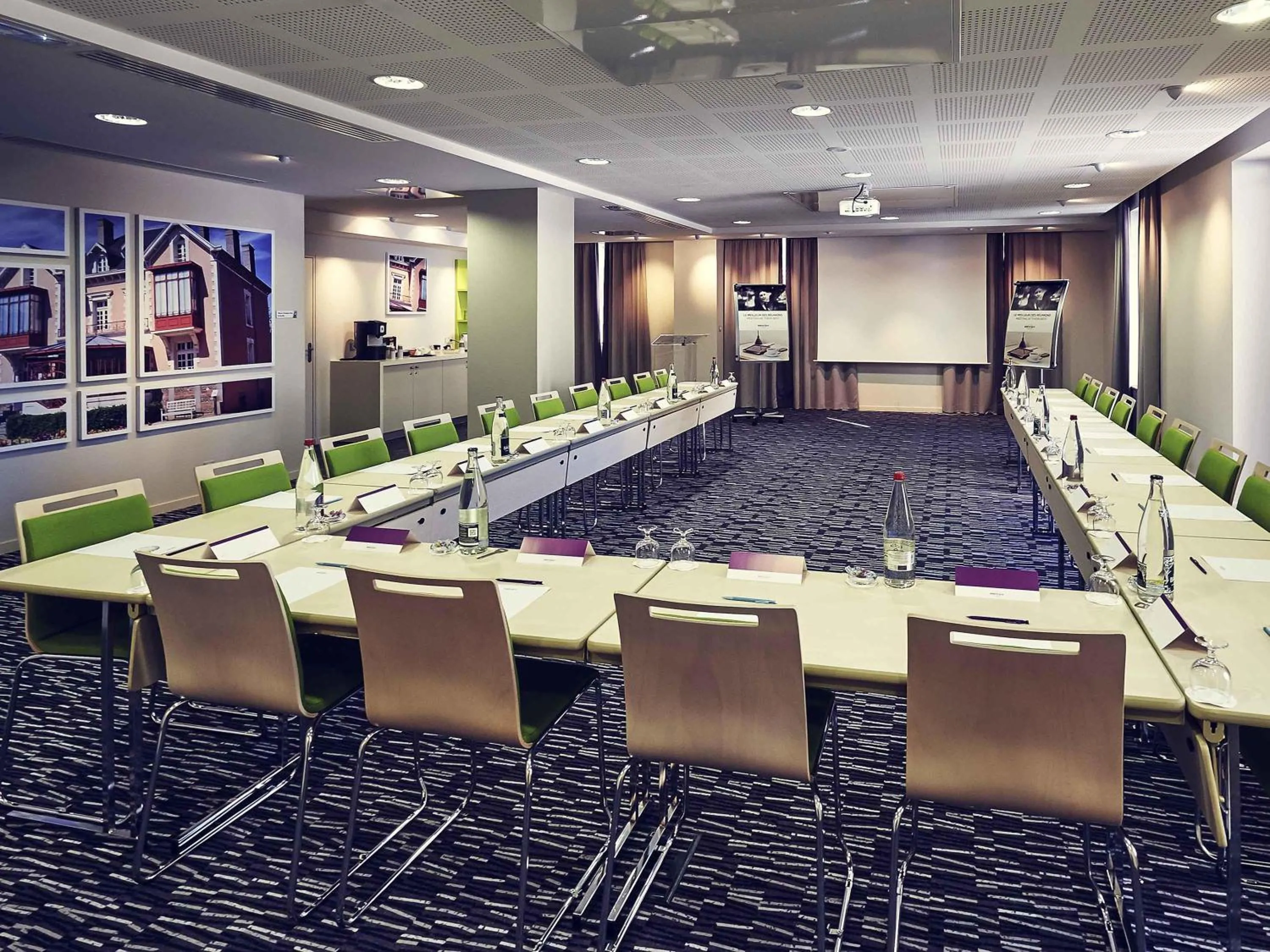 Meeting/conference room in Mercure Granville Le Grand Large