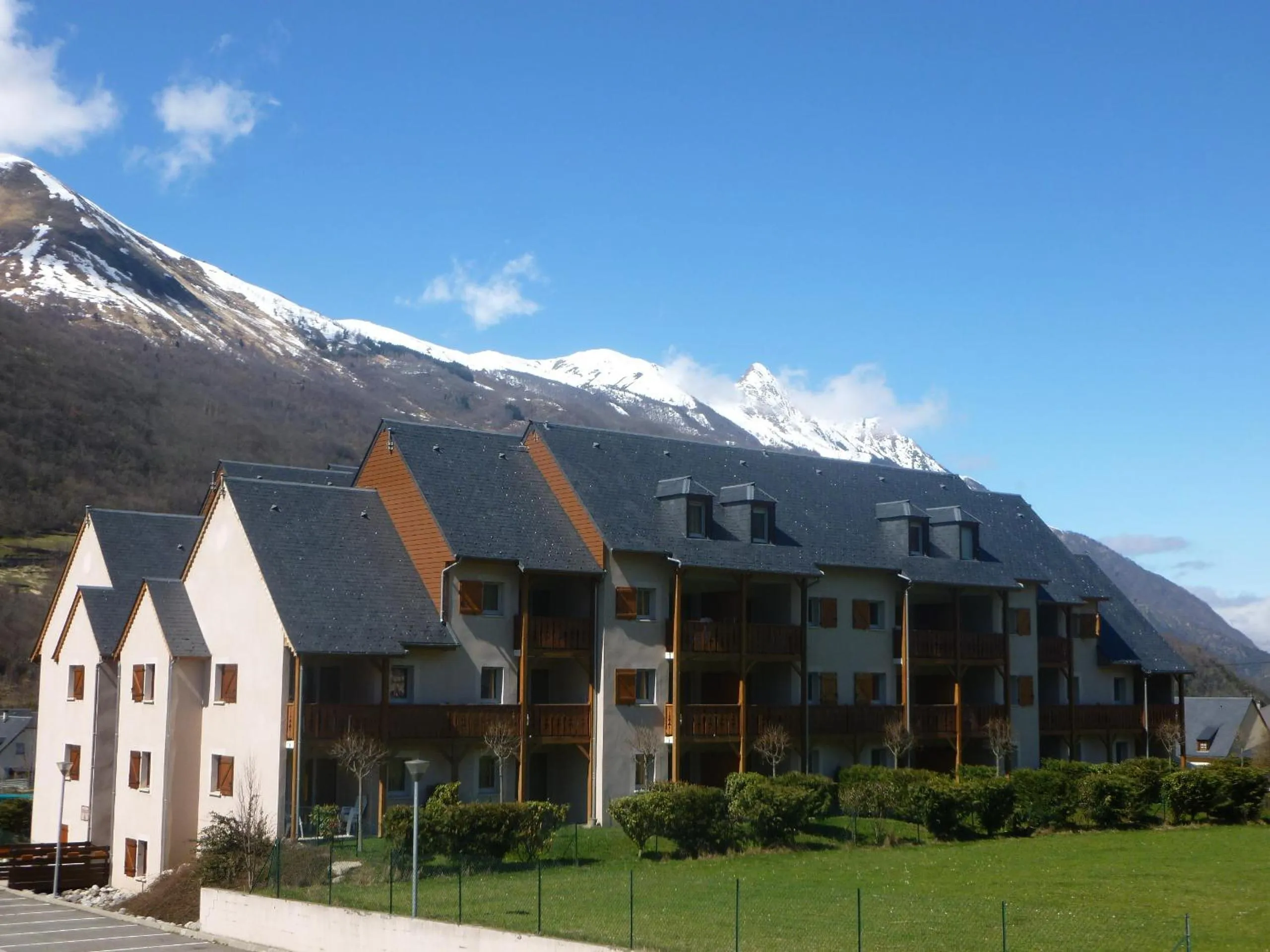 Facade/entrance in Résidence Val de Roland