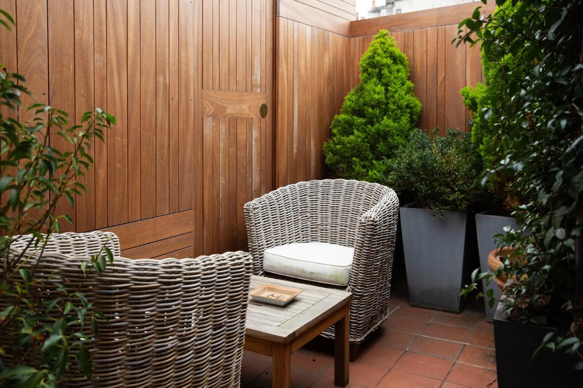 Patio in Hôtel Le Relais Saint-Germain