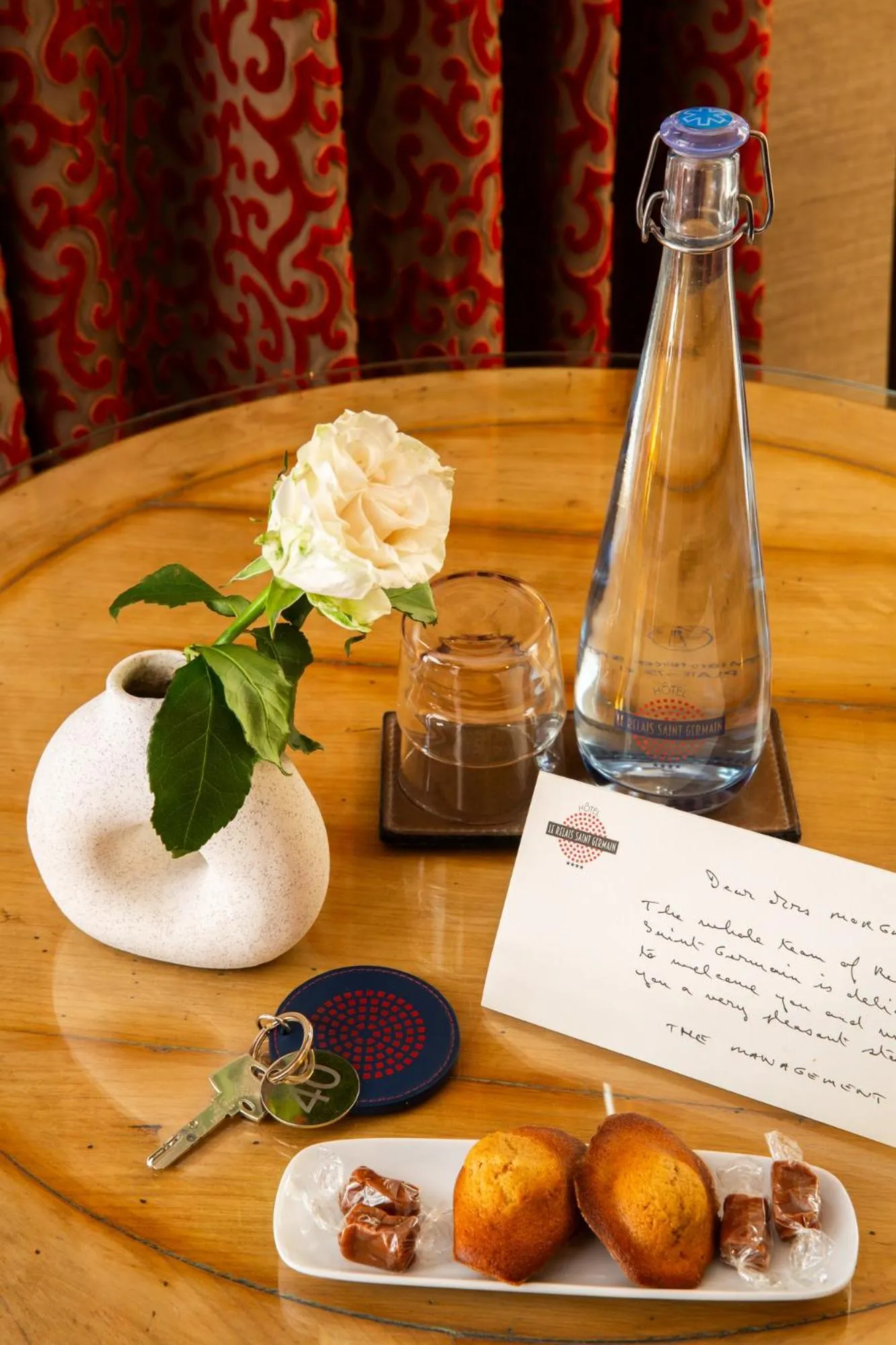 Bedroom in Hôtel Le Relais Saint-Germain