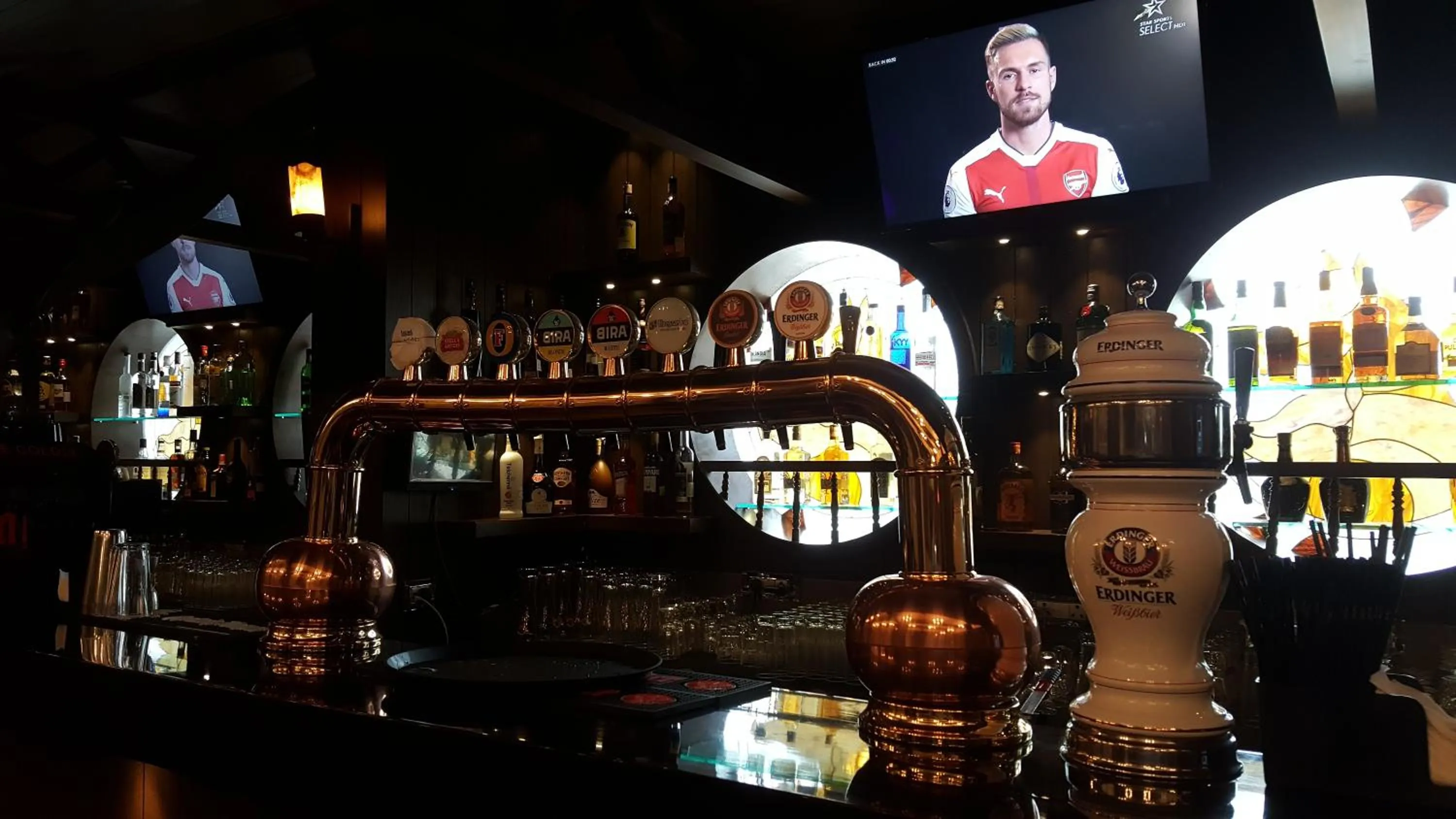 Food and drinks in Hotel Peninsula Redpine