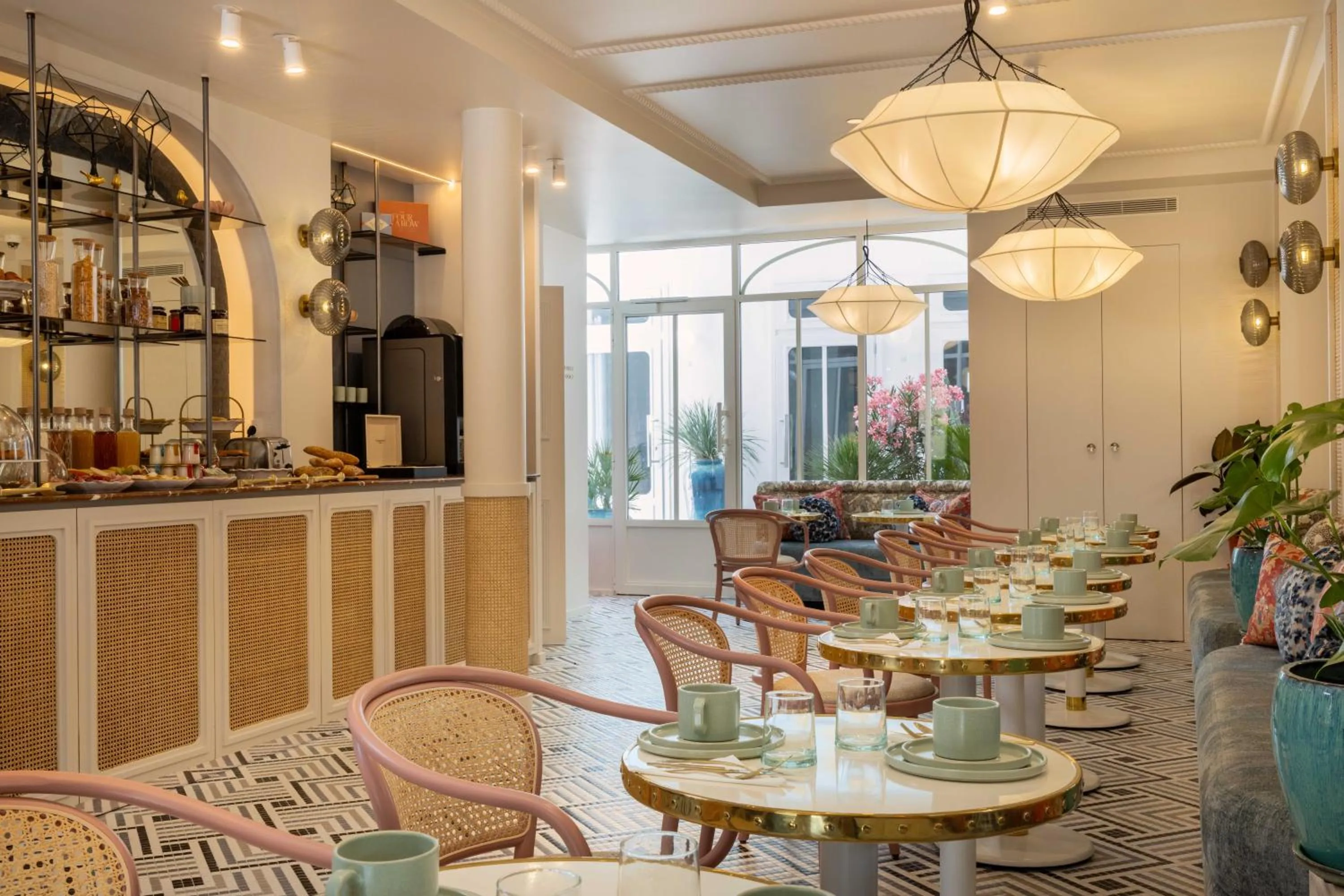 Breakfast in Hôtel l'Inattendu