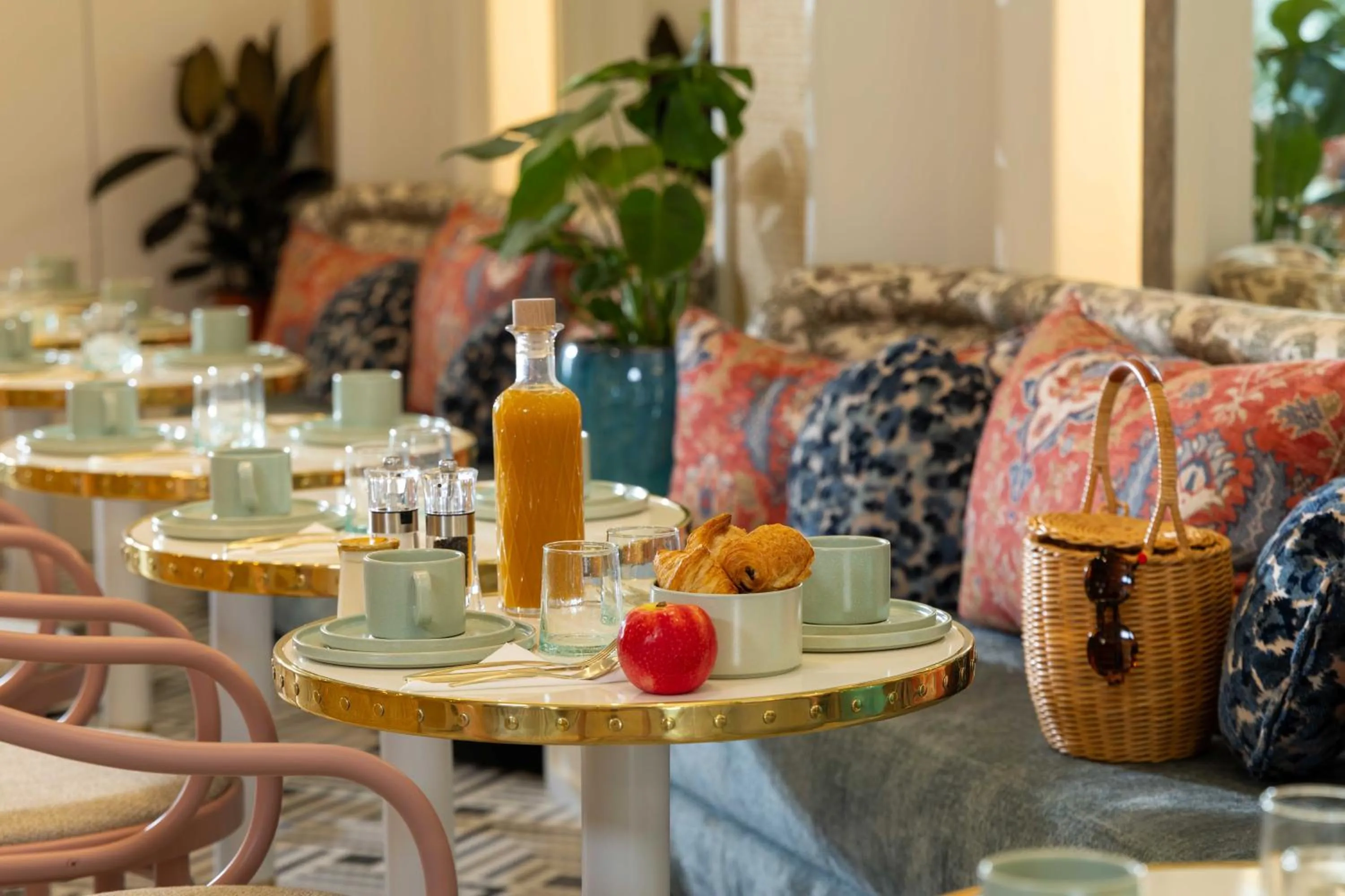 Breakfast in Hôtel l'Inattendu